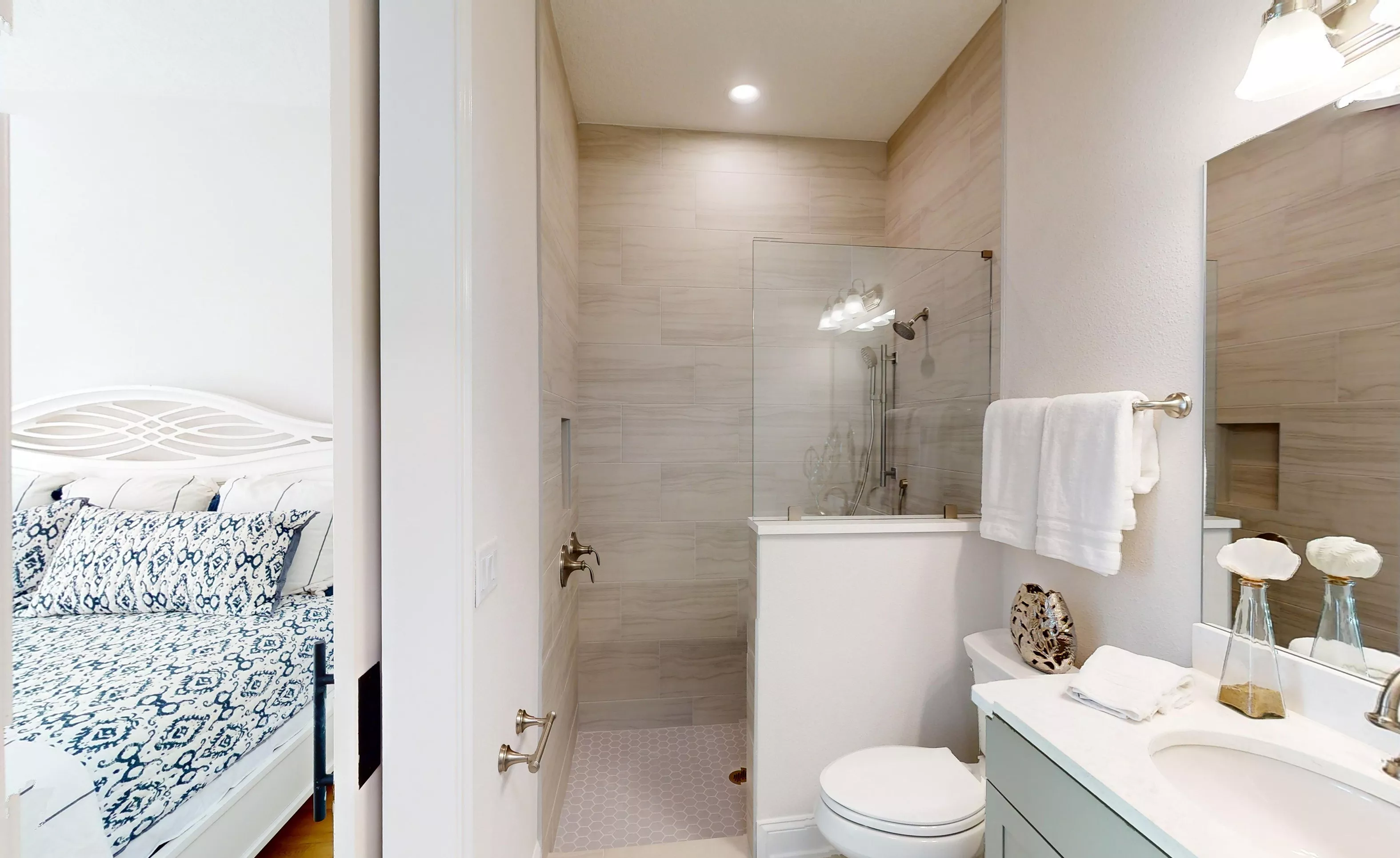 Harbor - Master Bathroom