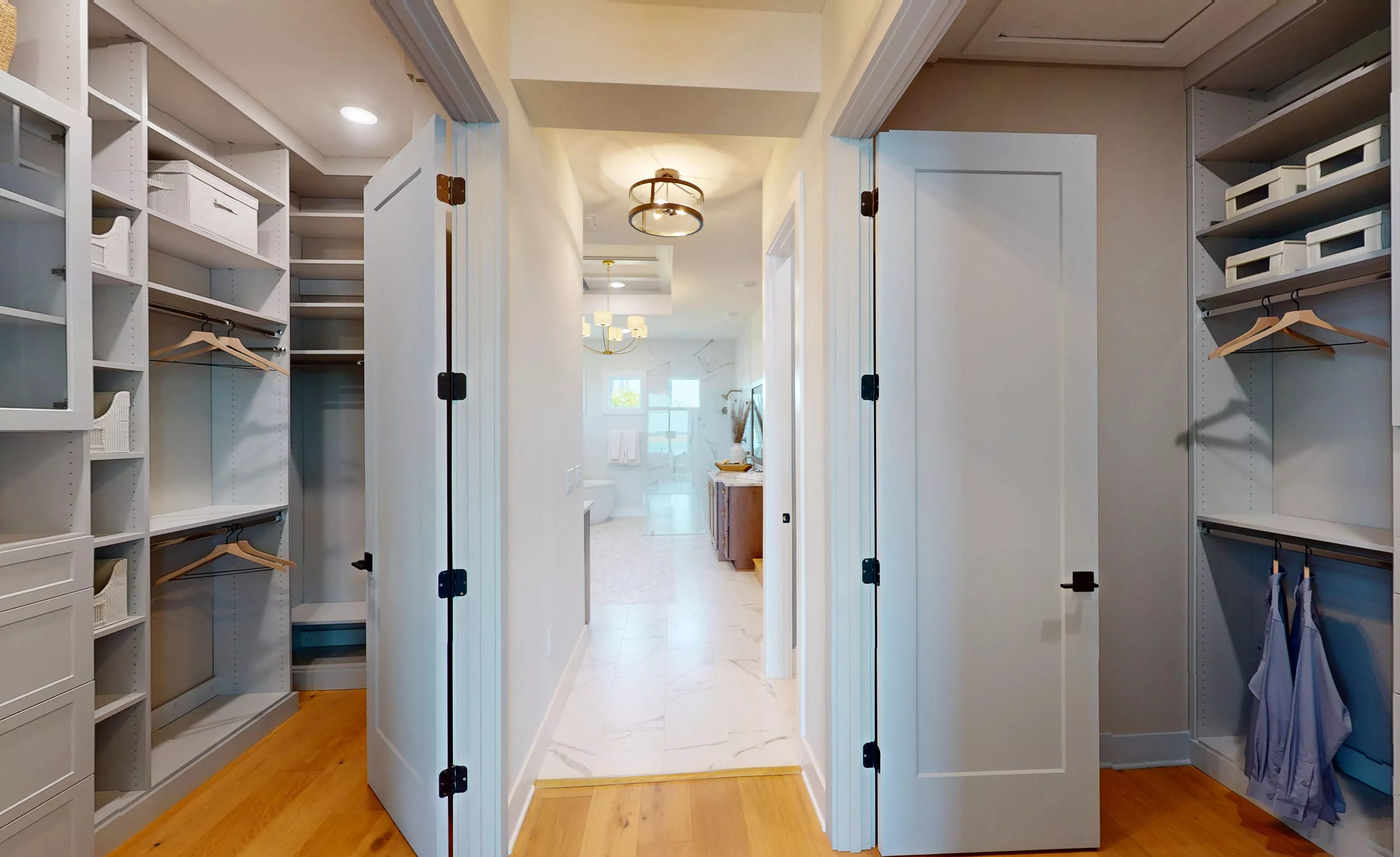 Egret V - Master Closet