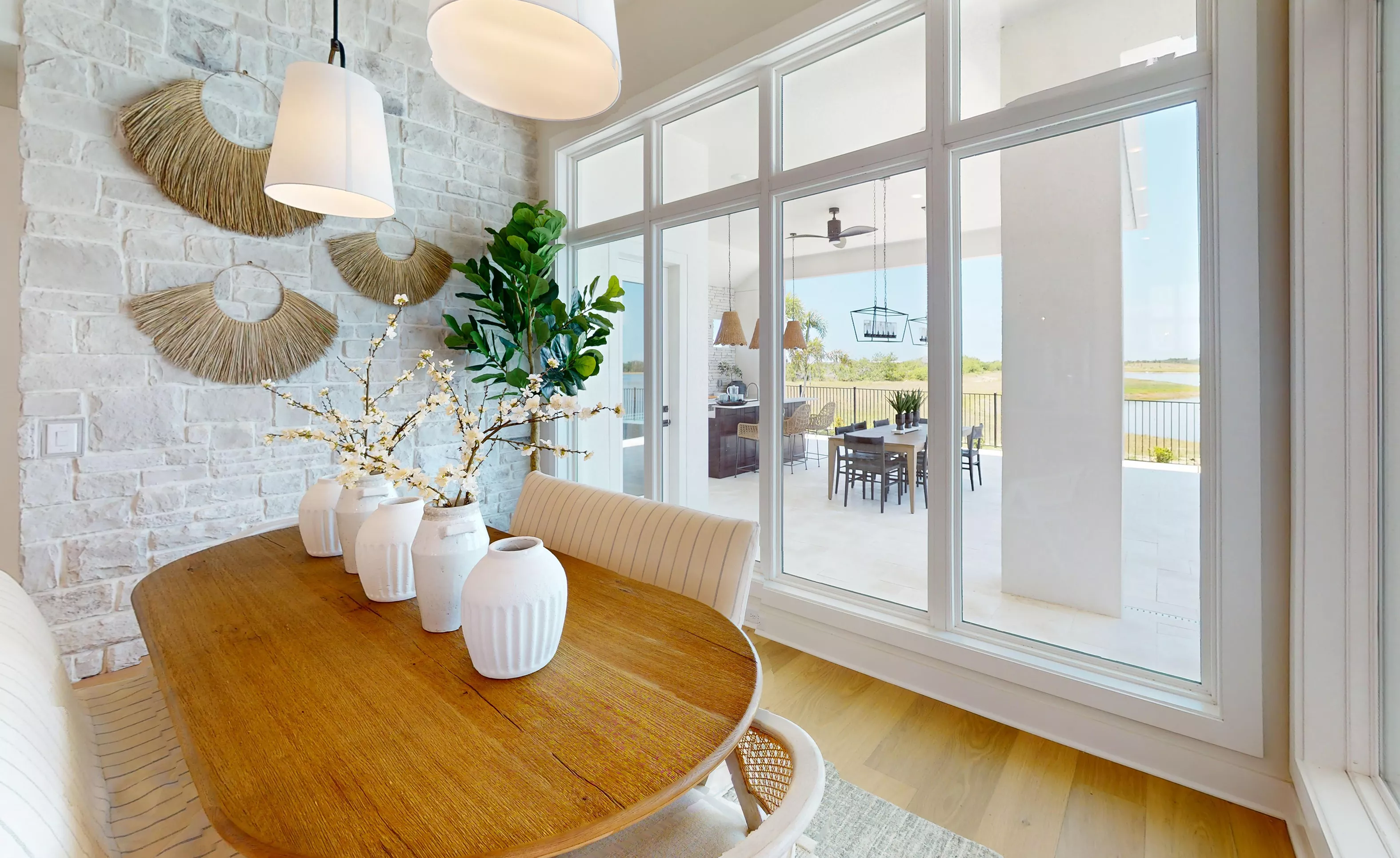 Egret V - Dining Room