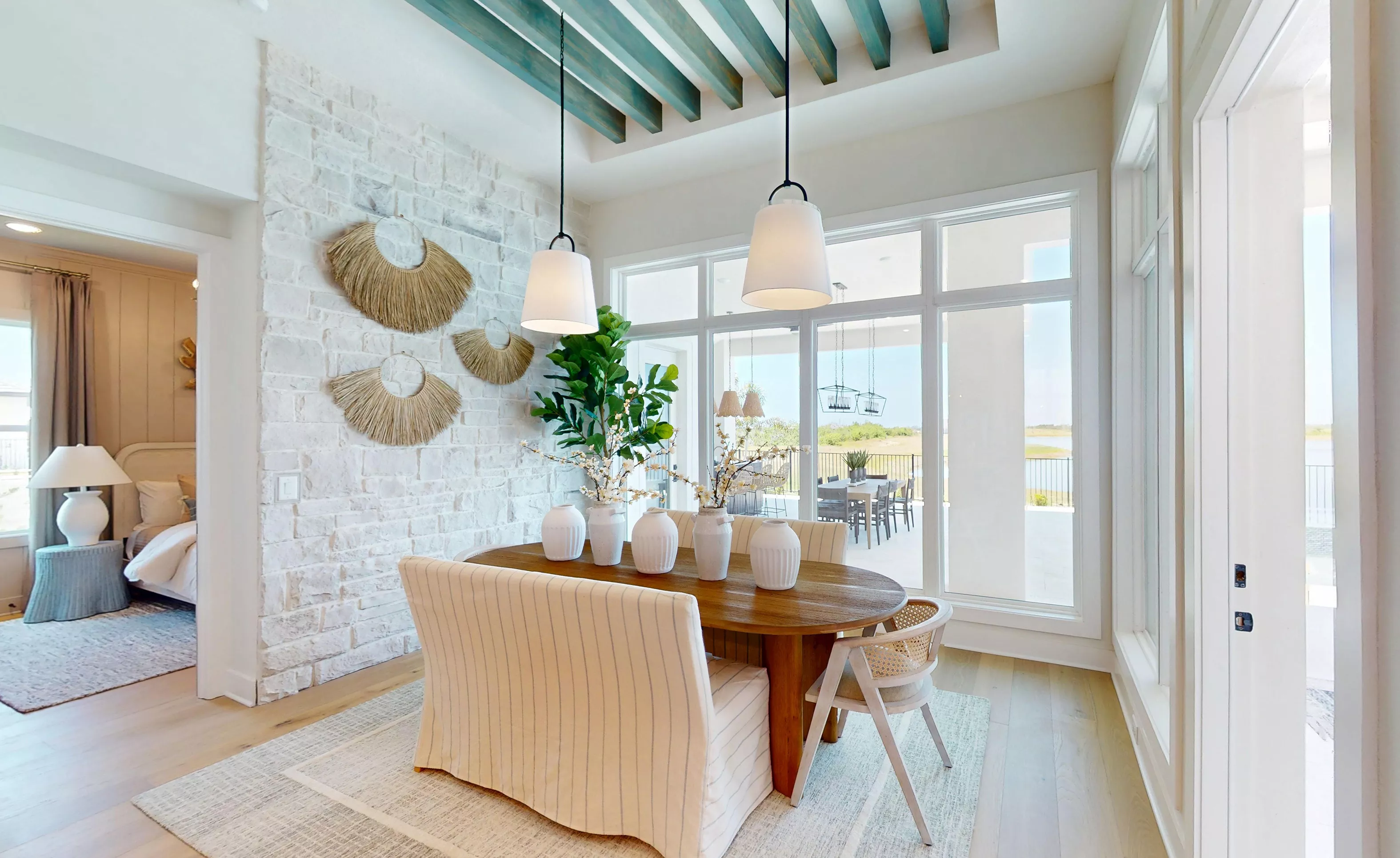 Egret V - Dining Room