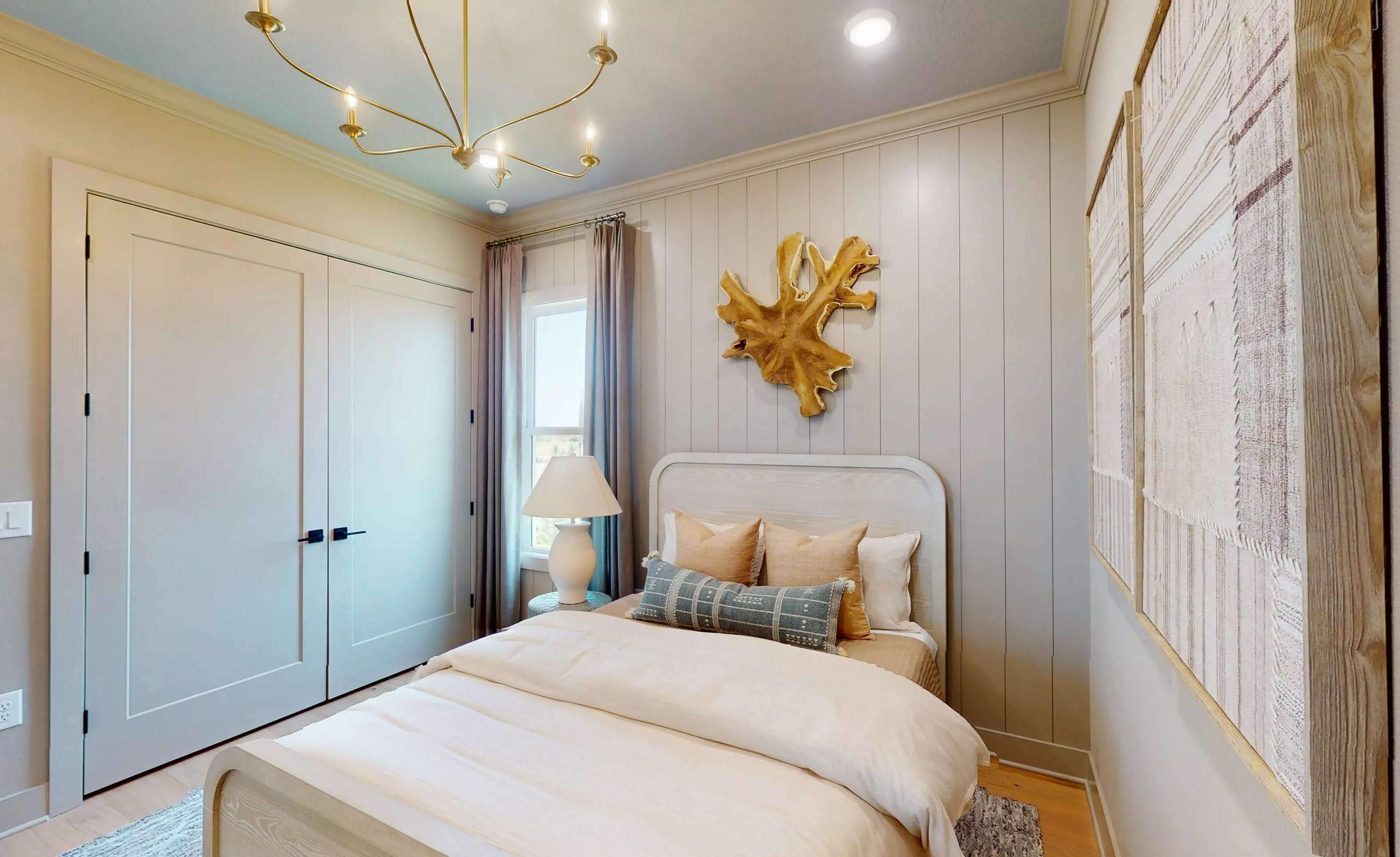 Egret V - Guest Bedroom