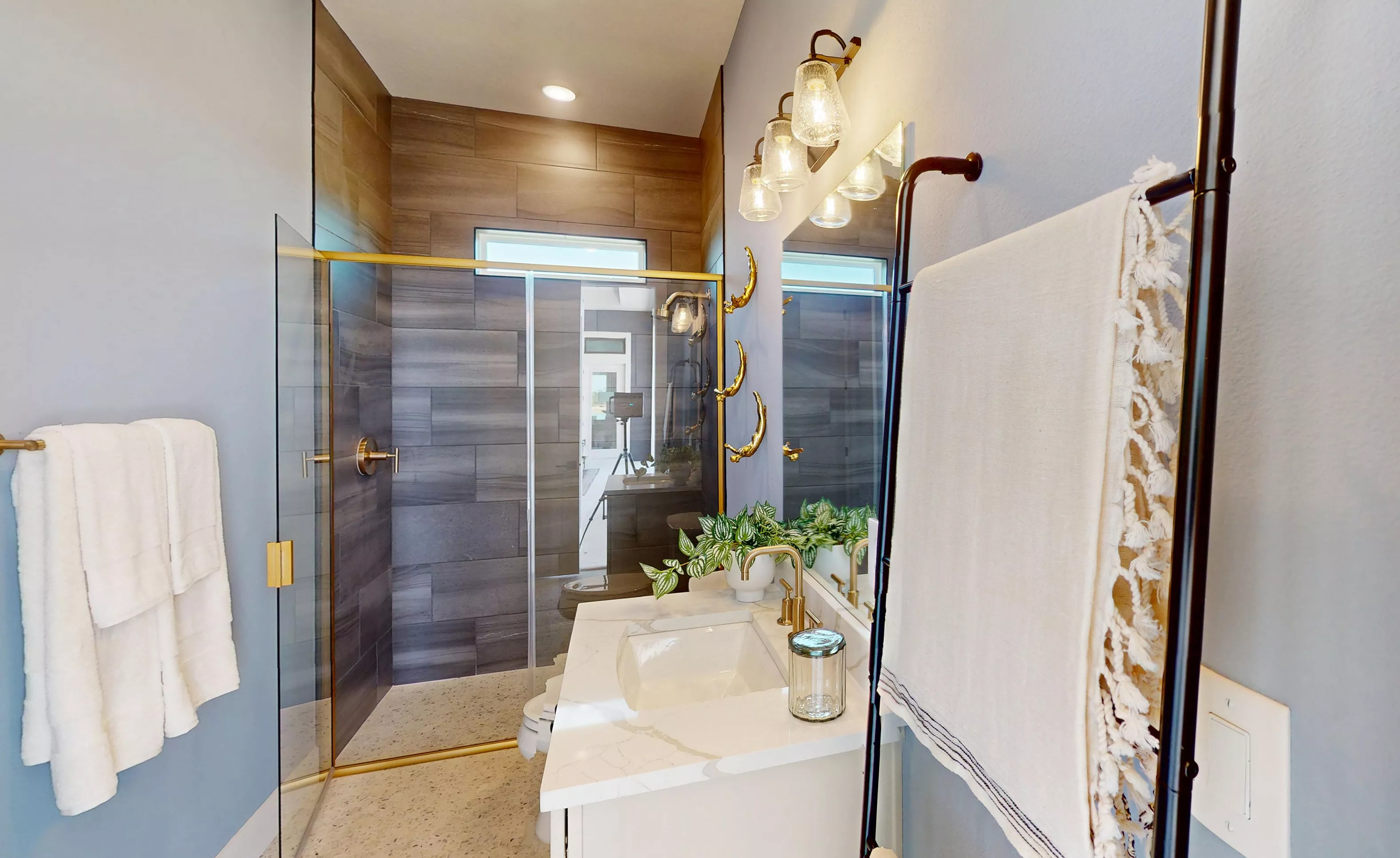 Egret V - Guest Bathroom
