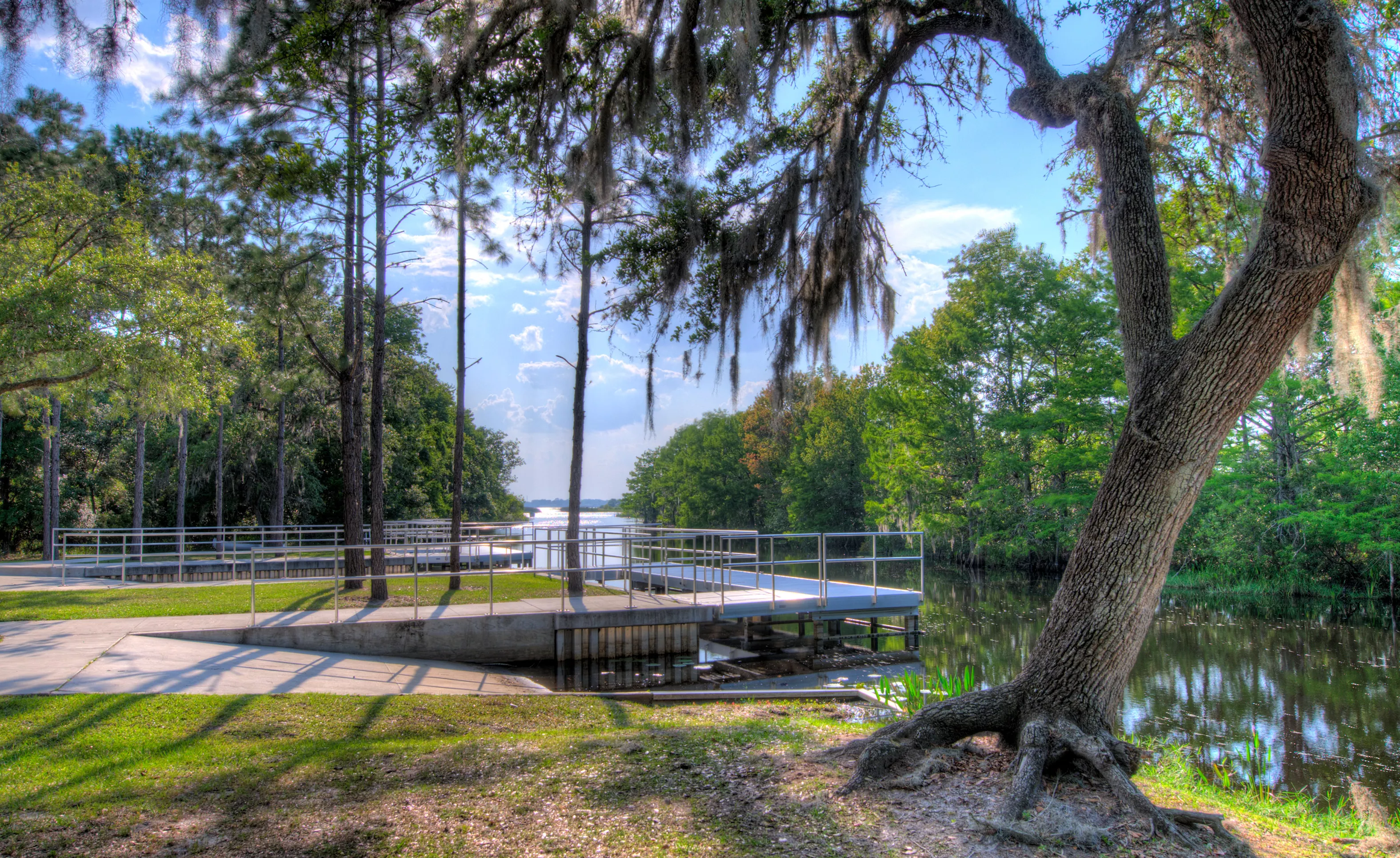 Moss Park Close to Live Oak Estates