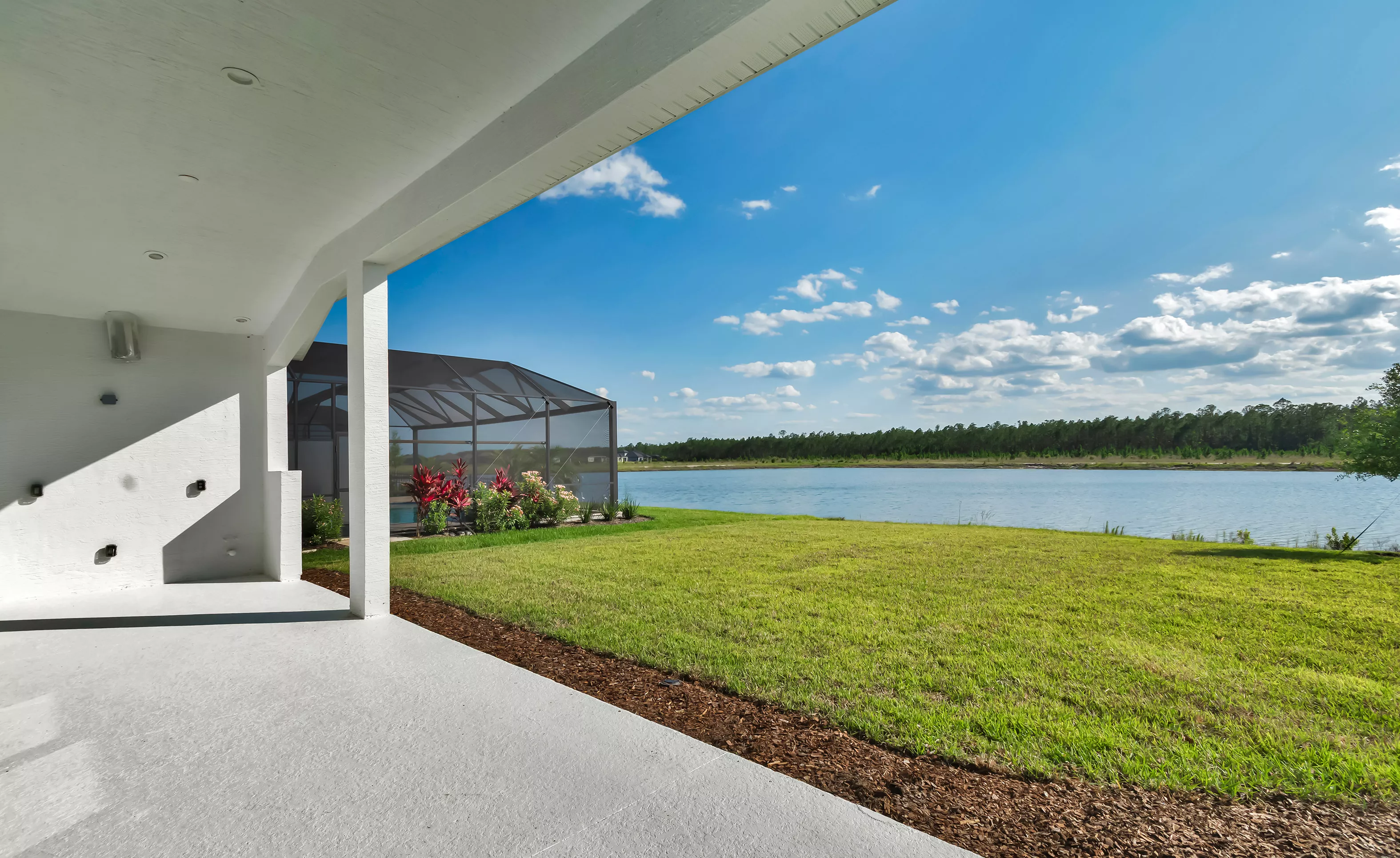 Costa Mesa - Covered Lanai