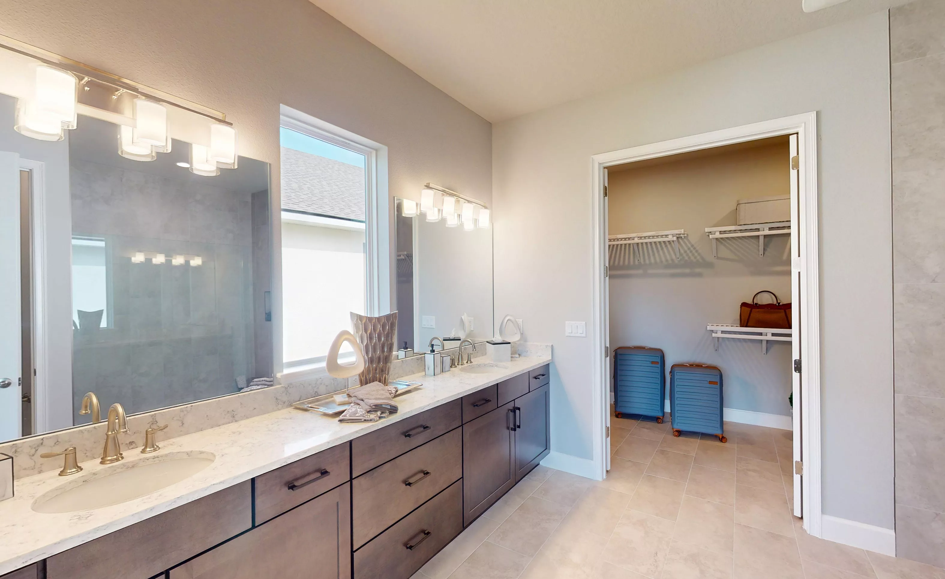 Davenport - Master Bathroom