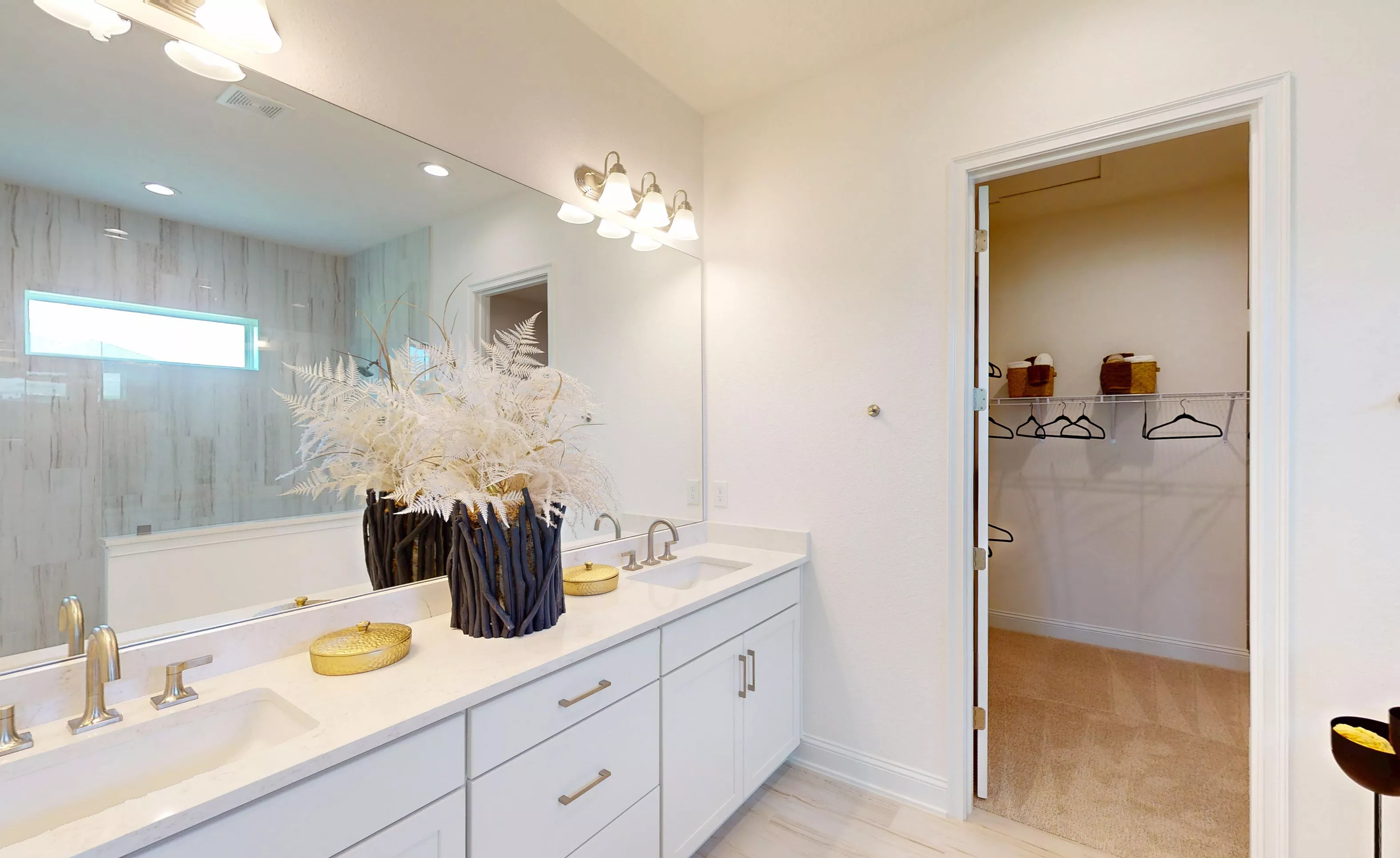 Aiden - Master Bathroom