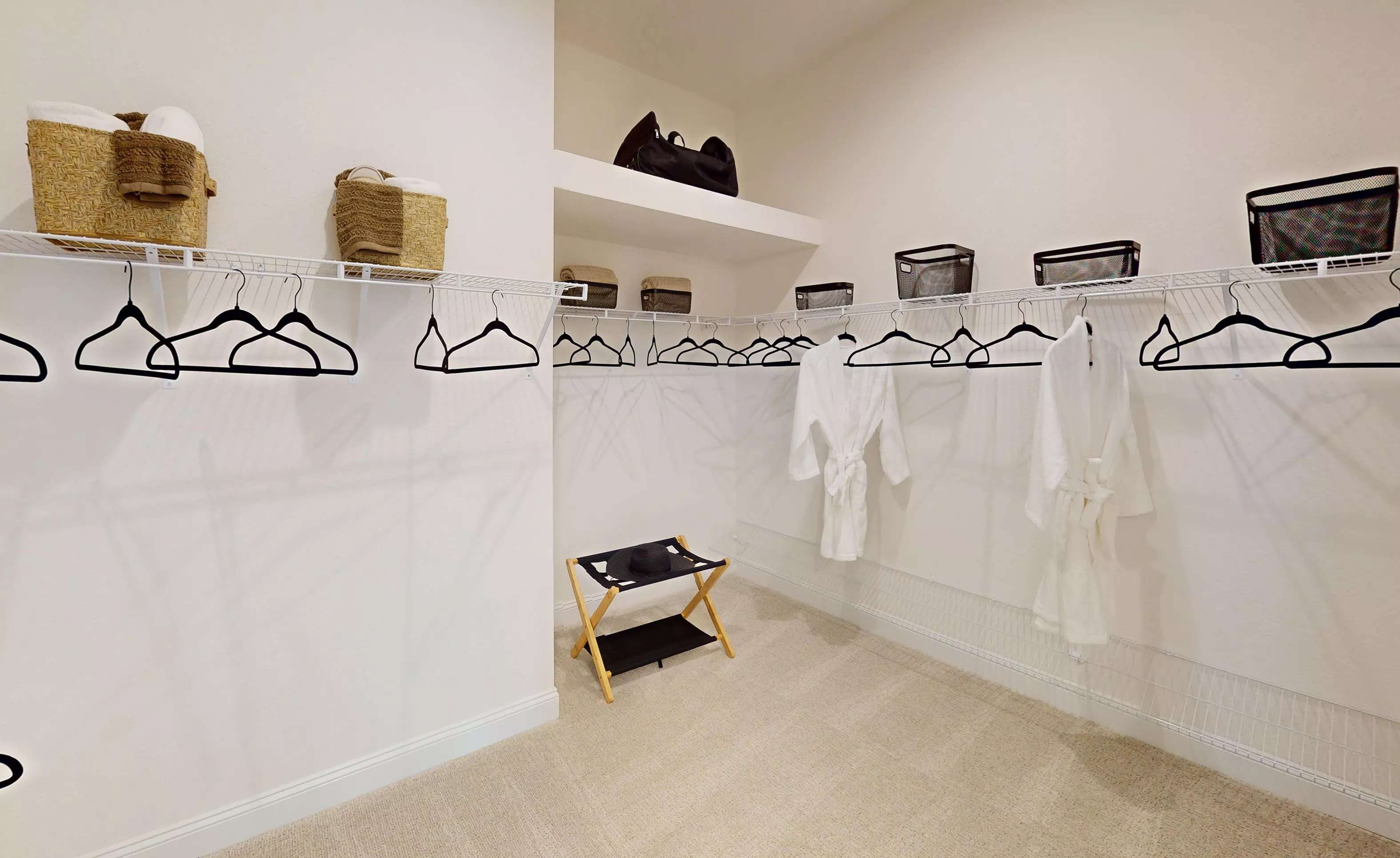 Aiden - Master Closet