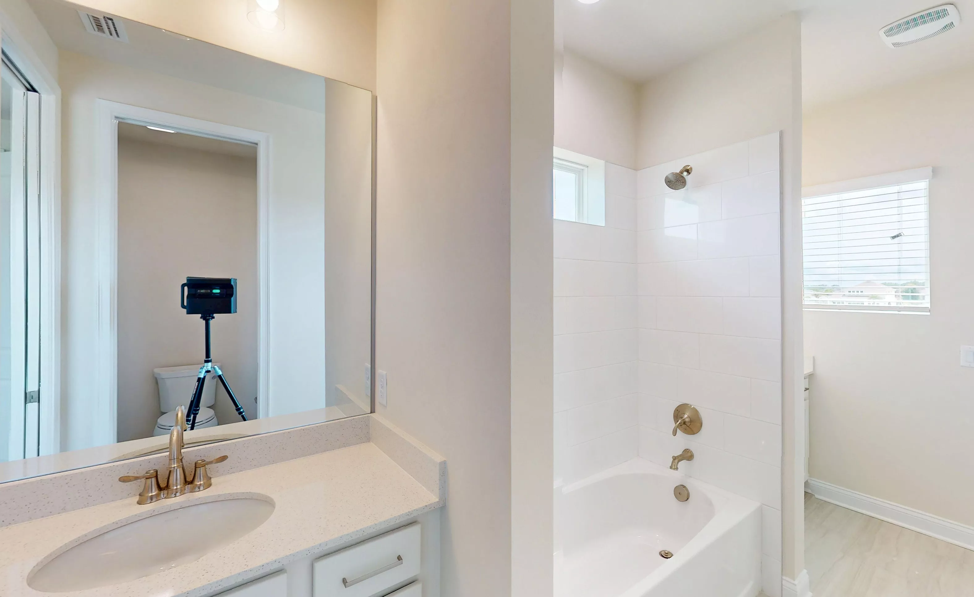 Palos Verdes - Guest Bathroom