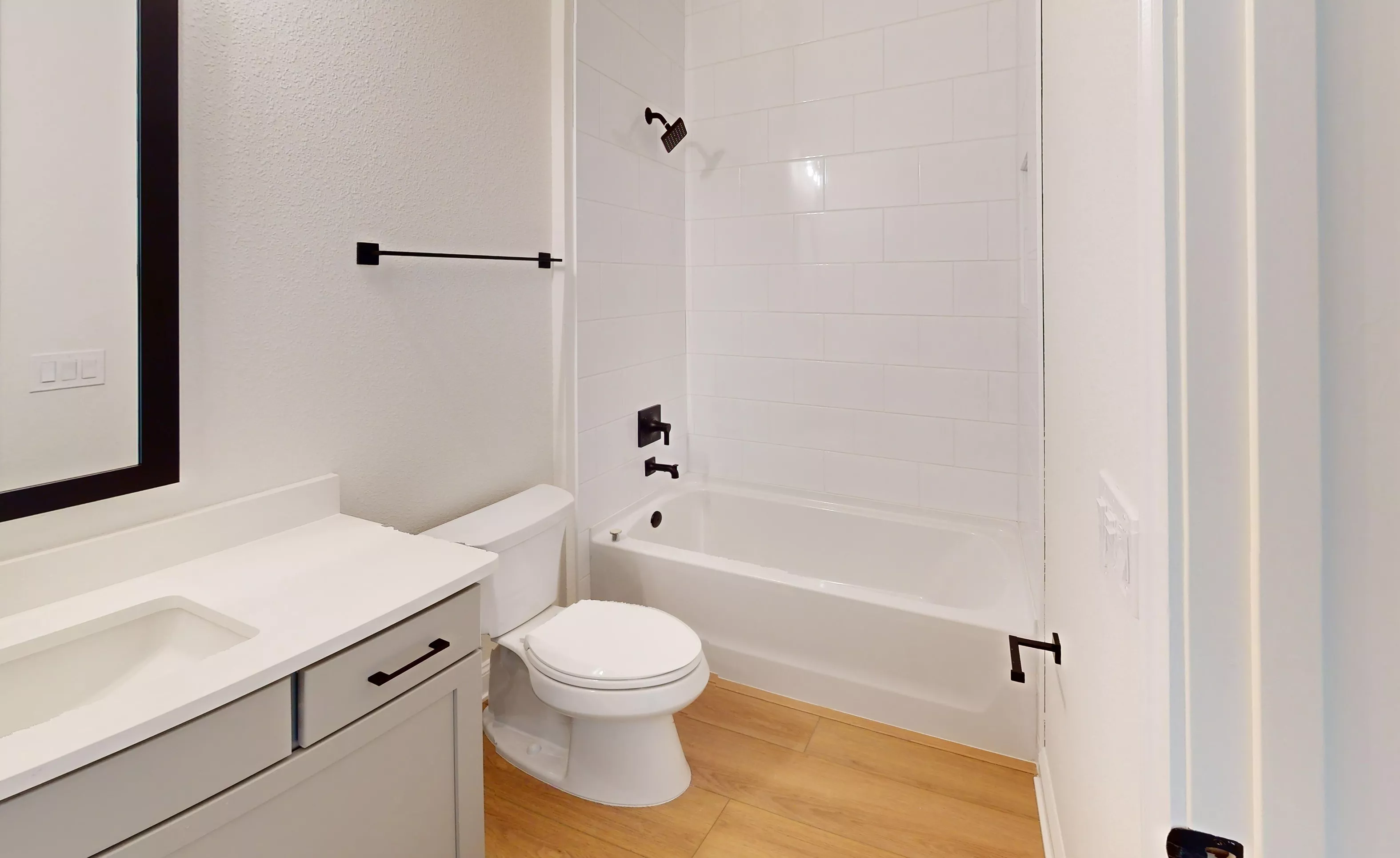 Mesa Verde - Guest Bathroom