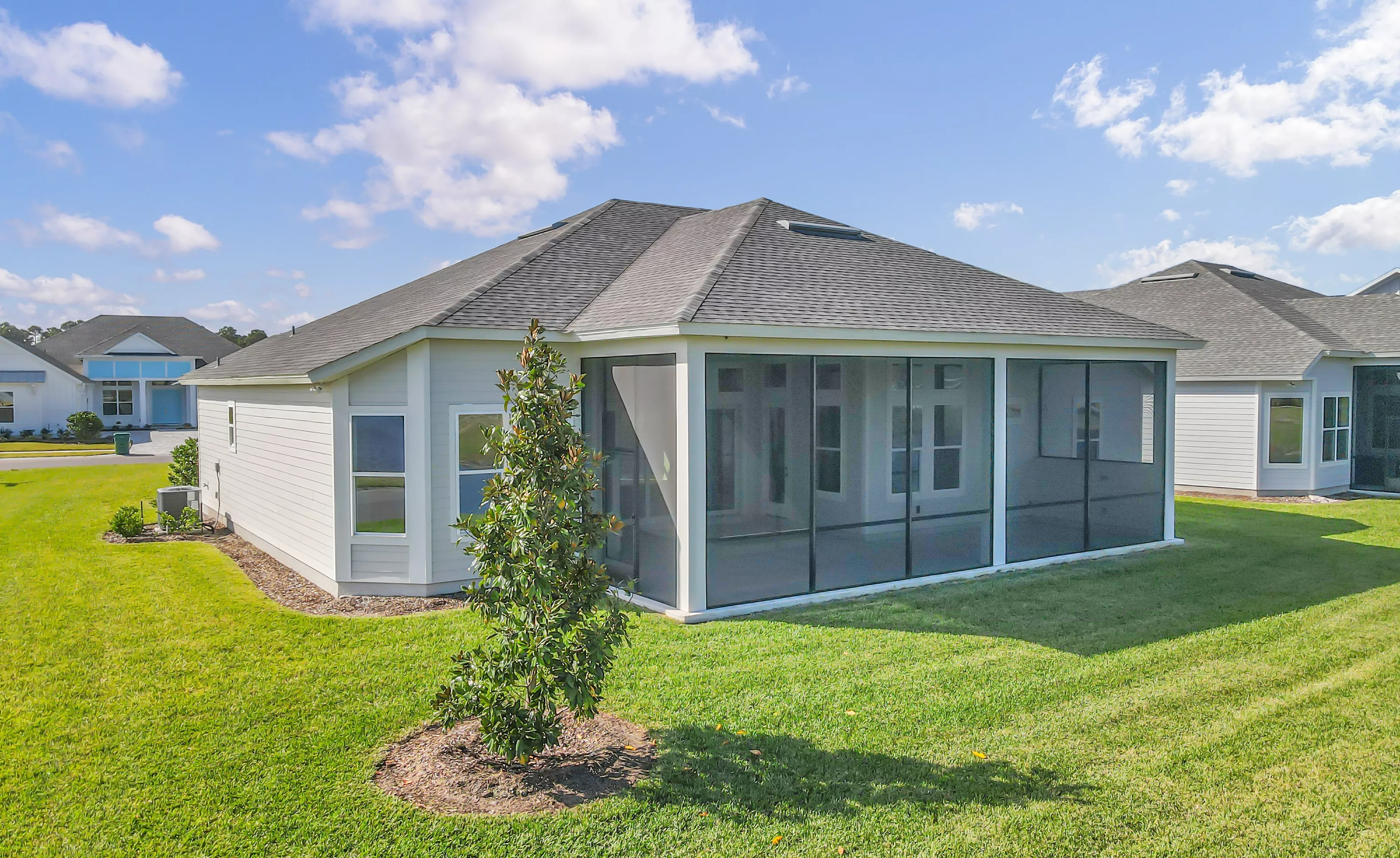 Egret VI - Back Exterior