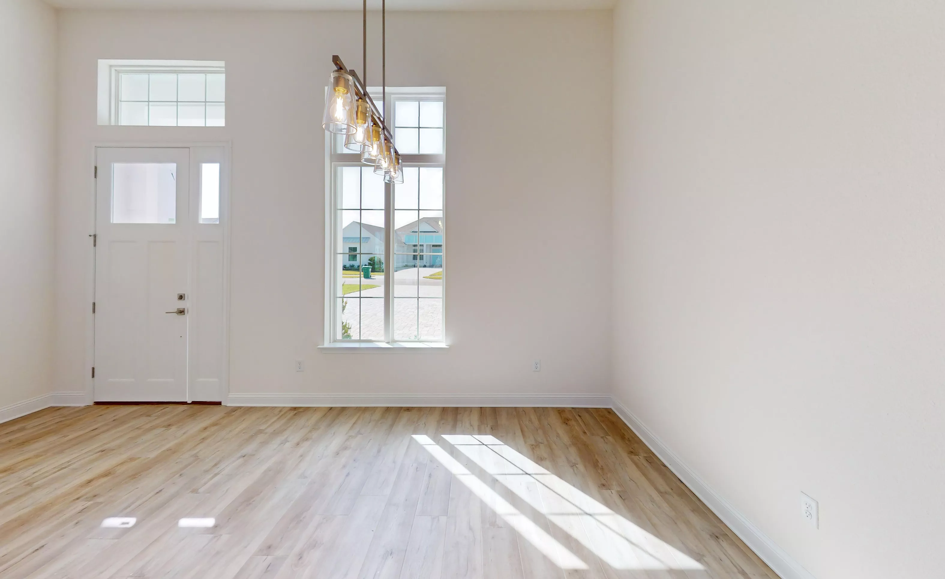 Egret VI - Dining Room