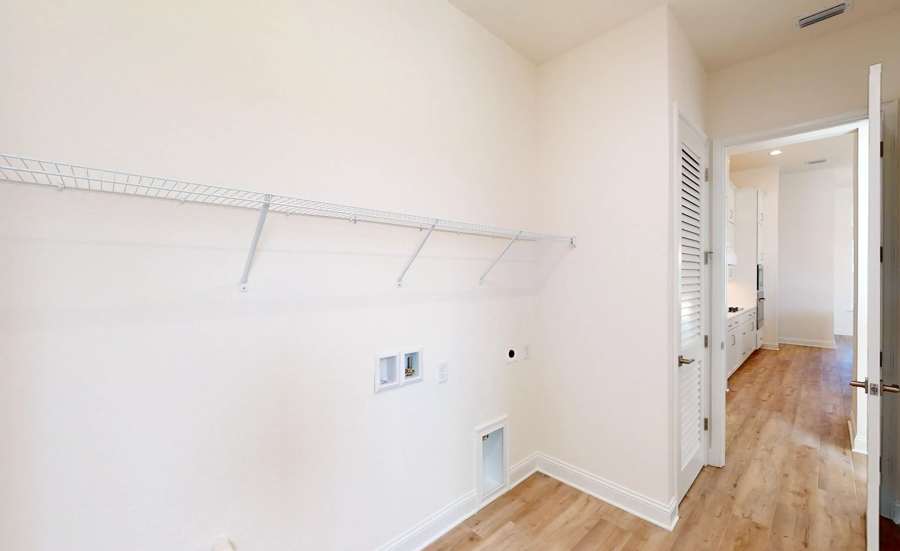 Egret VI - Laundry Room