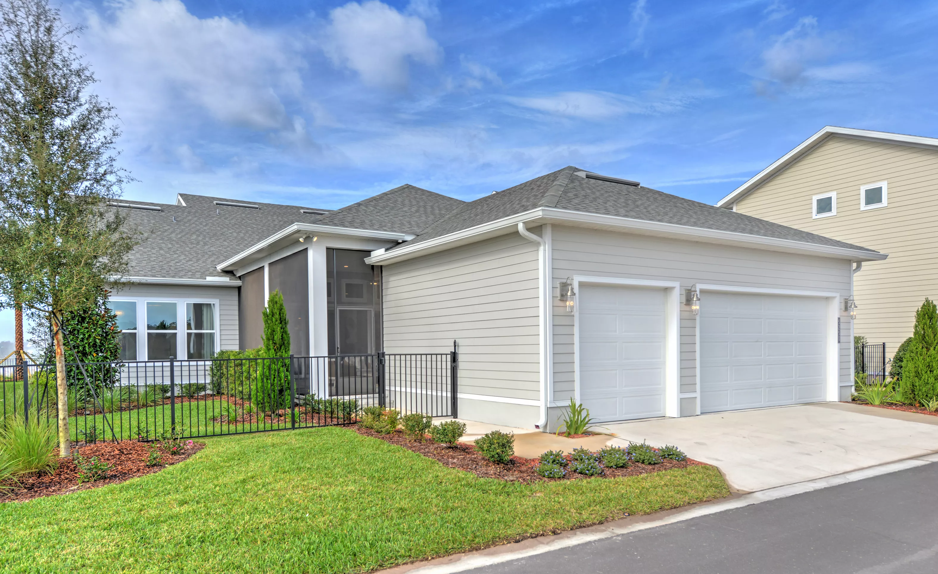 Duval - Back Exterior