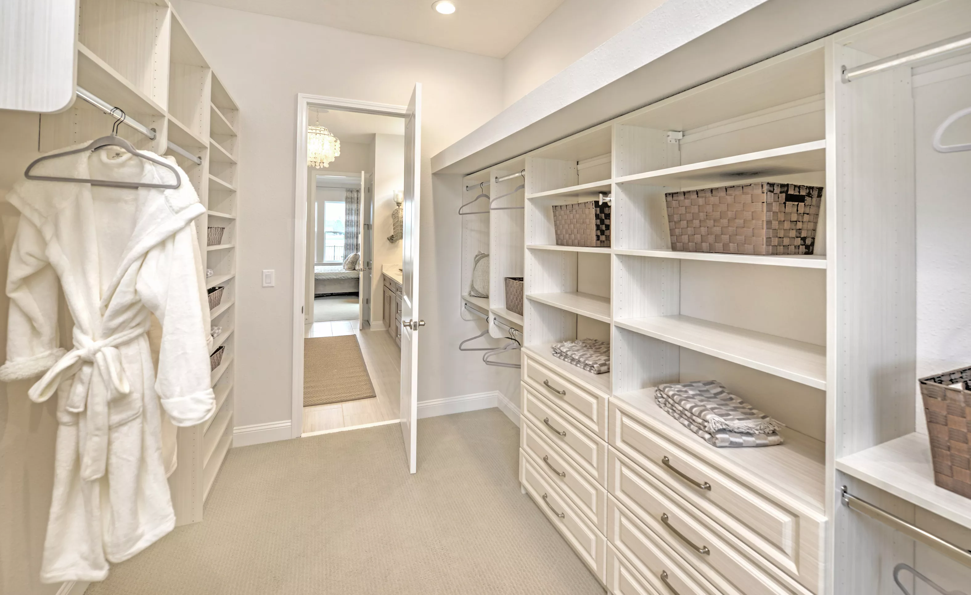 Duval - Master Closet