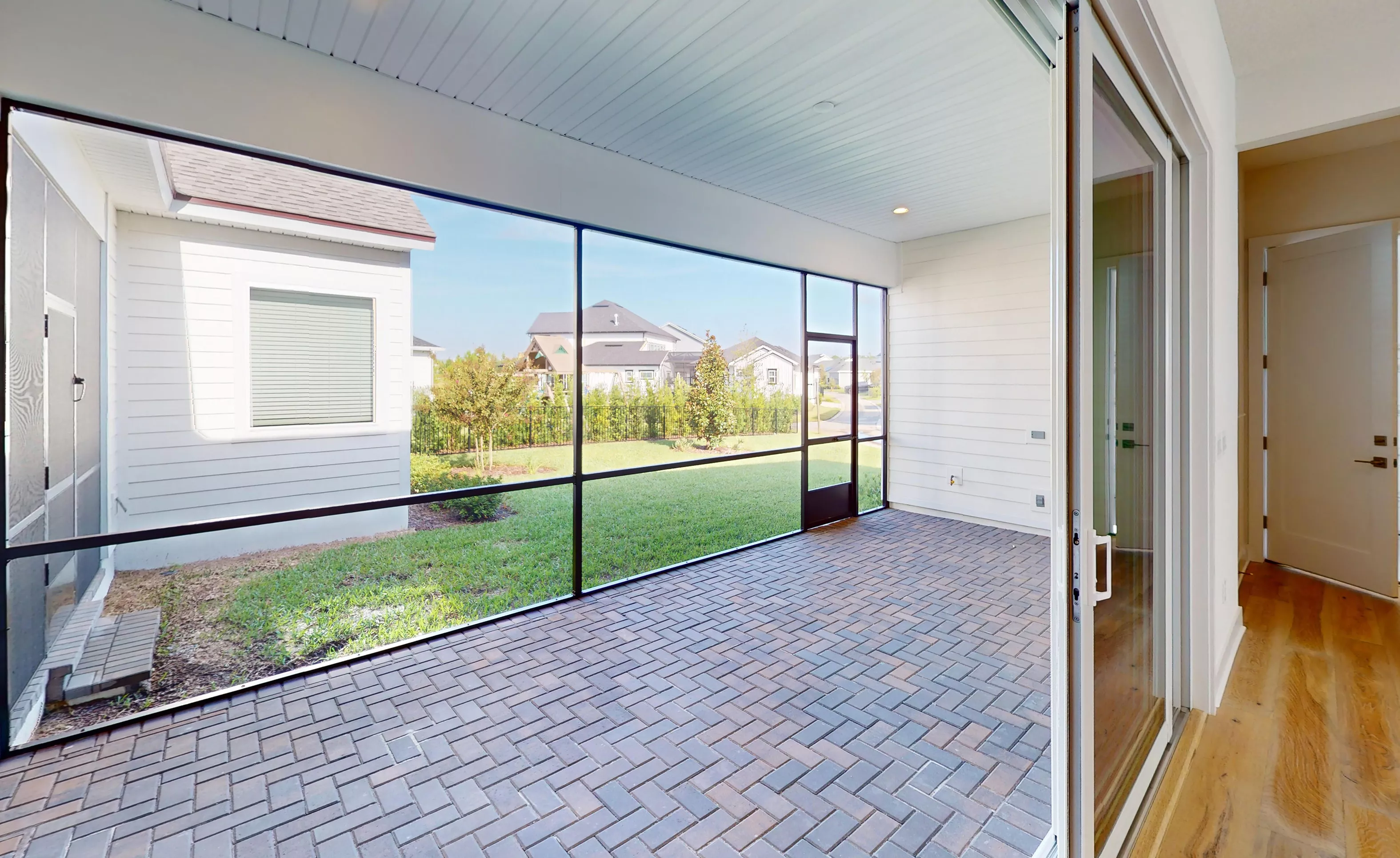 Carling - Covered Lanai