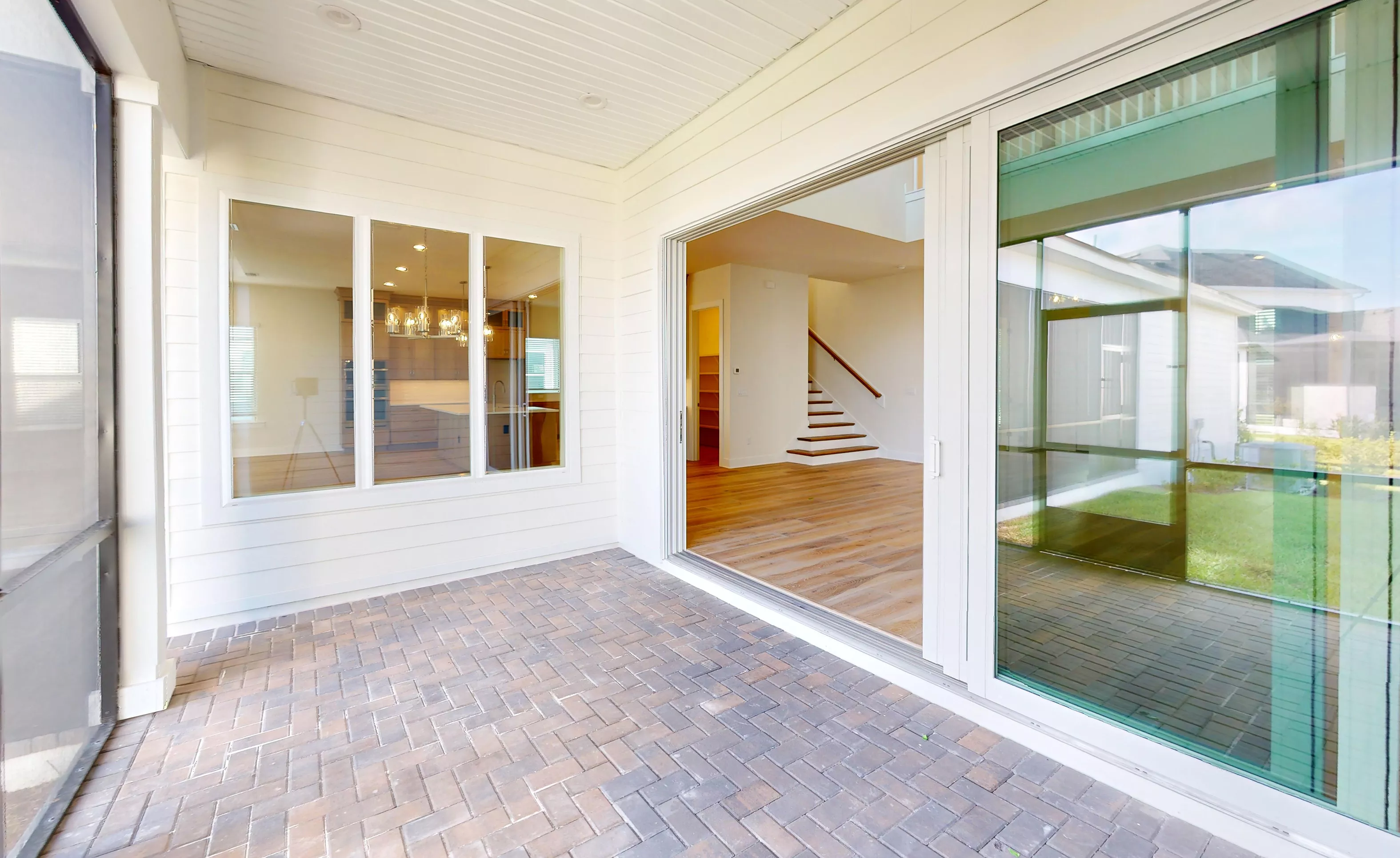 Carling - Covered Lanai