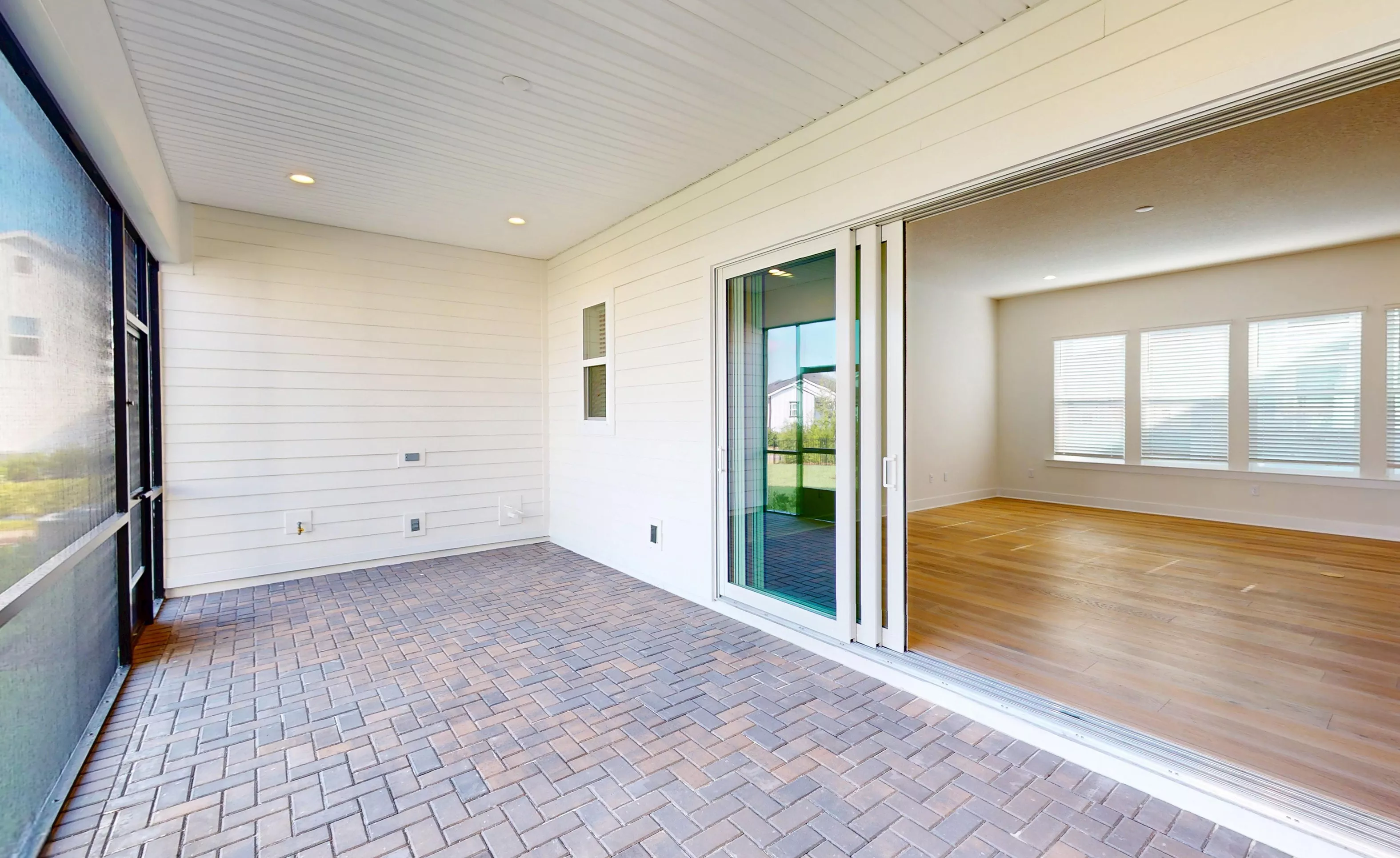 Carling - Covered Lanai