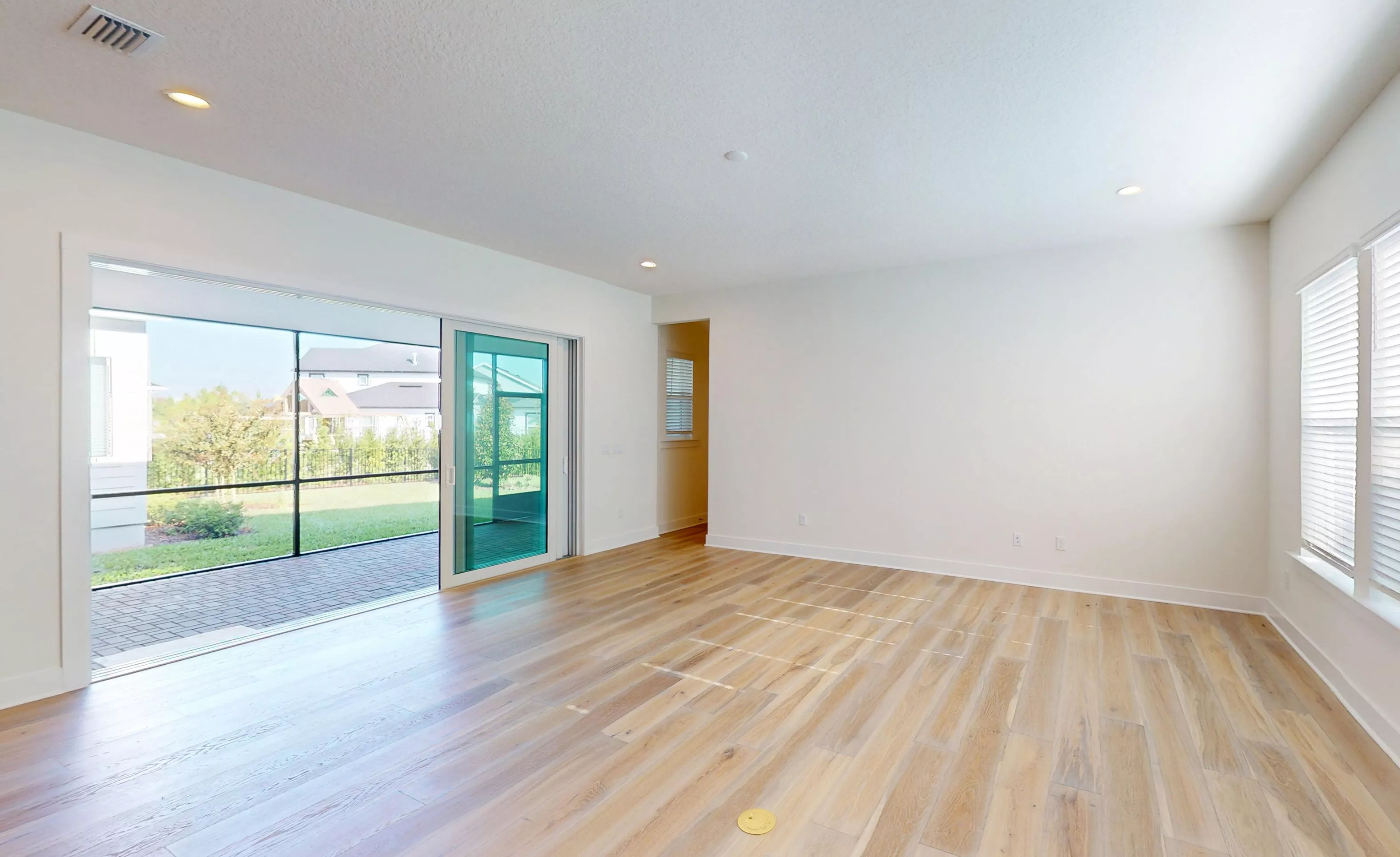 Carling - Living Room