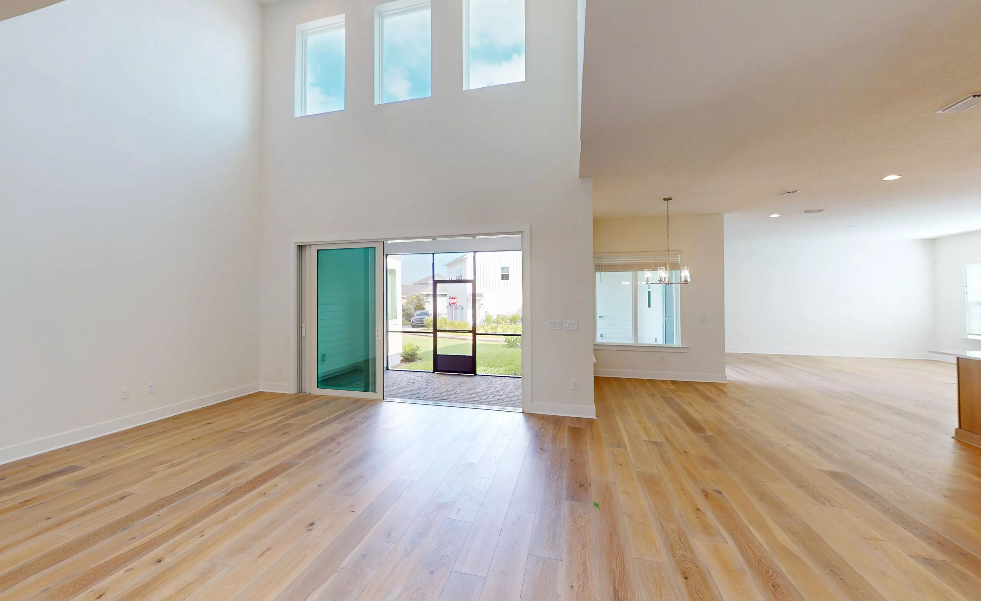 Carling - Living Room