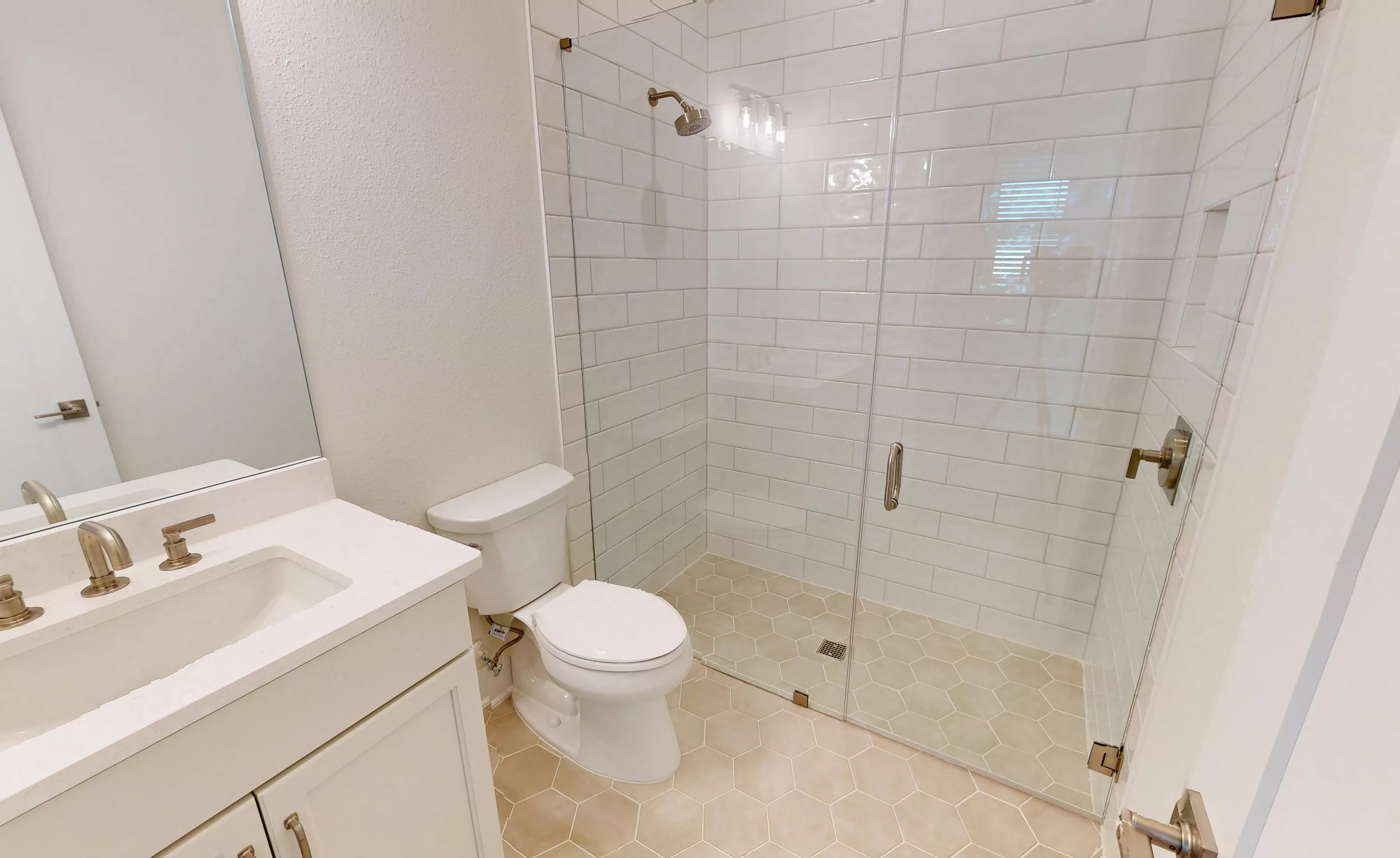 Carling - Guest Bathroom