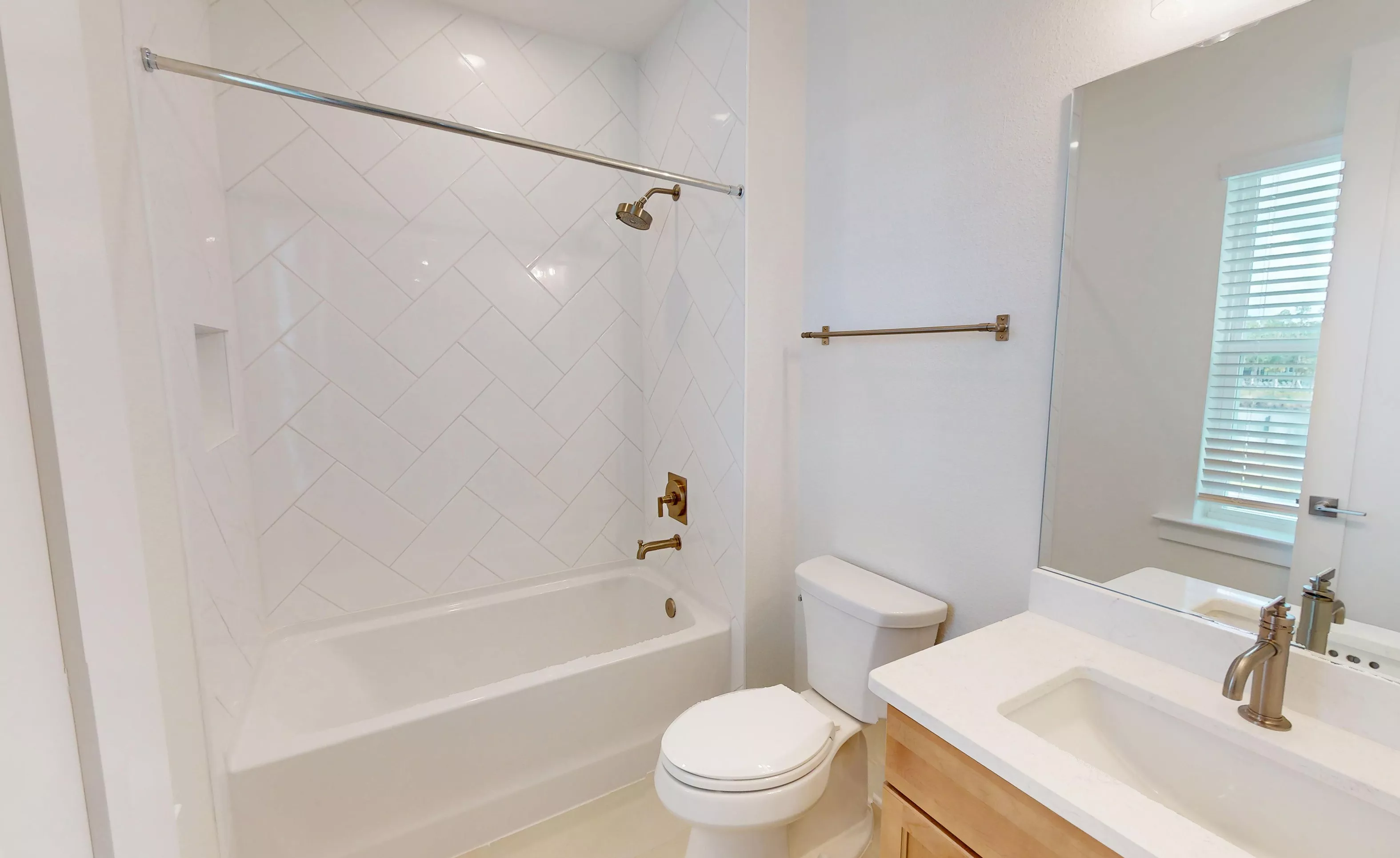 Carling - Guest Bathroom