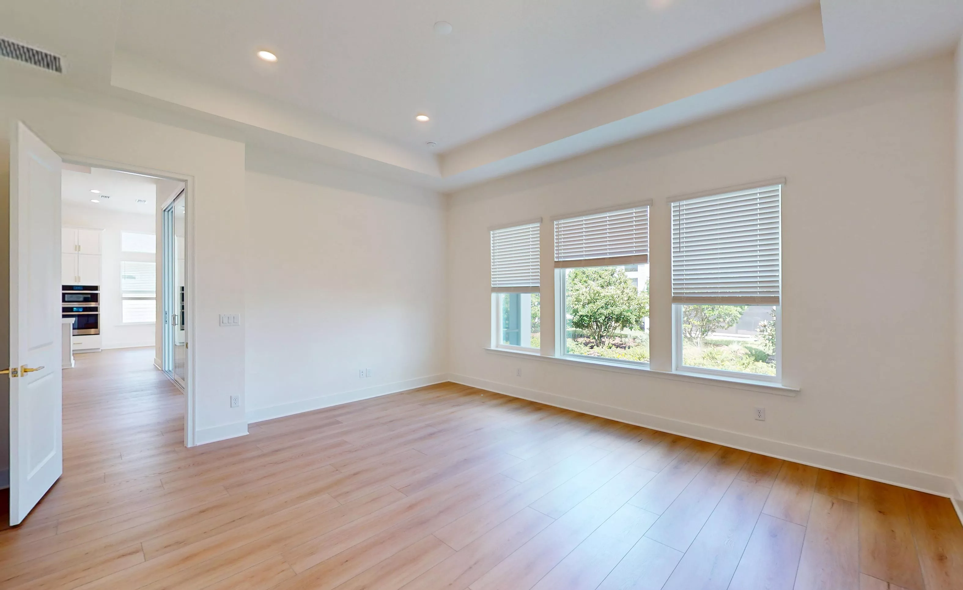 Pablo - Master Bedroom