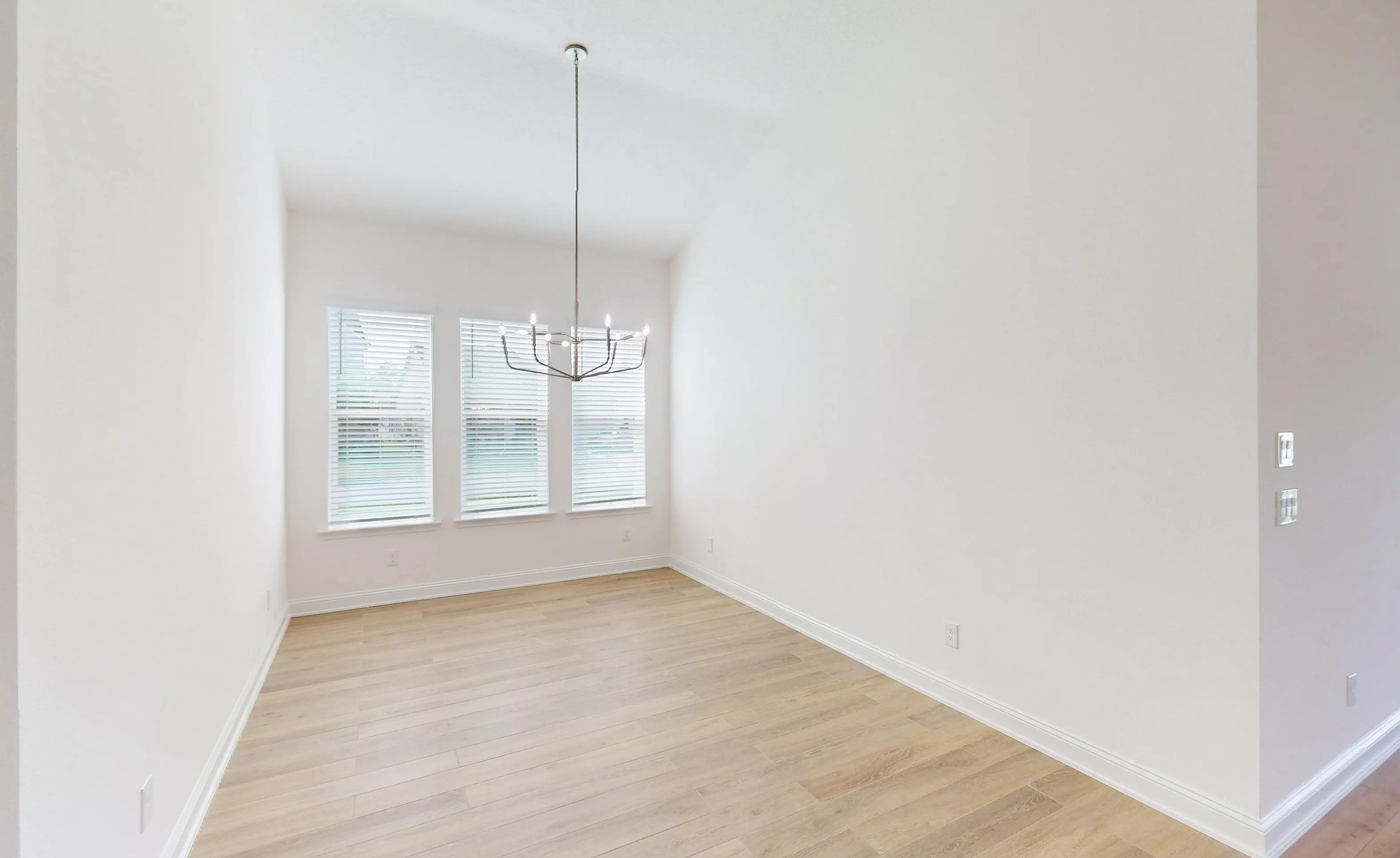 Costa Mesa - Dining Room