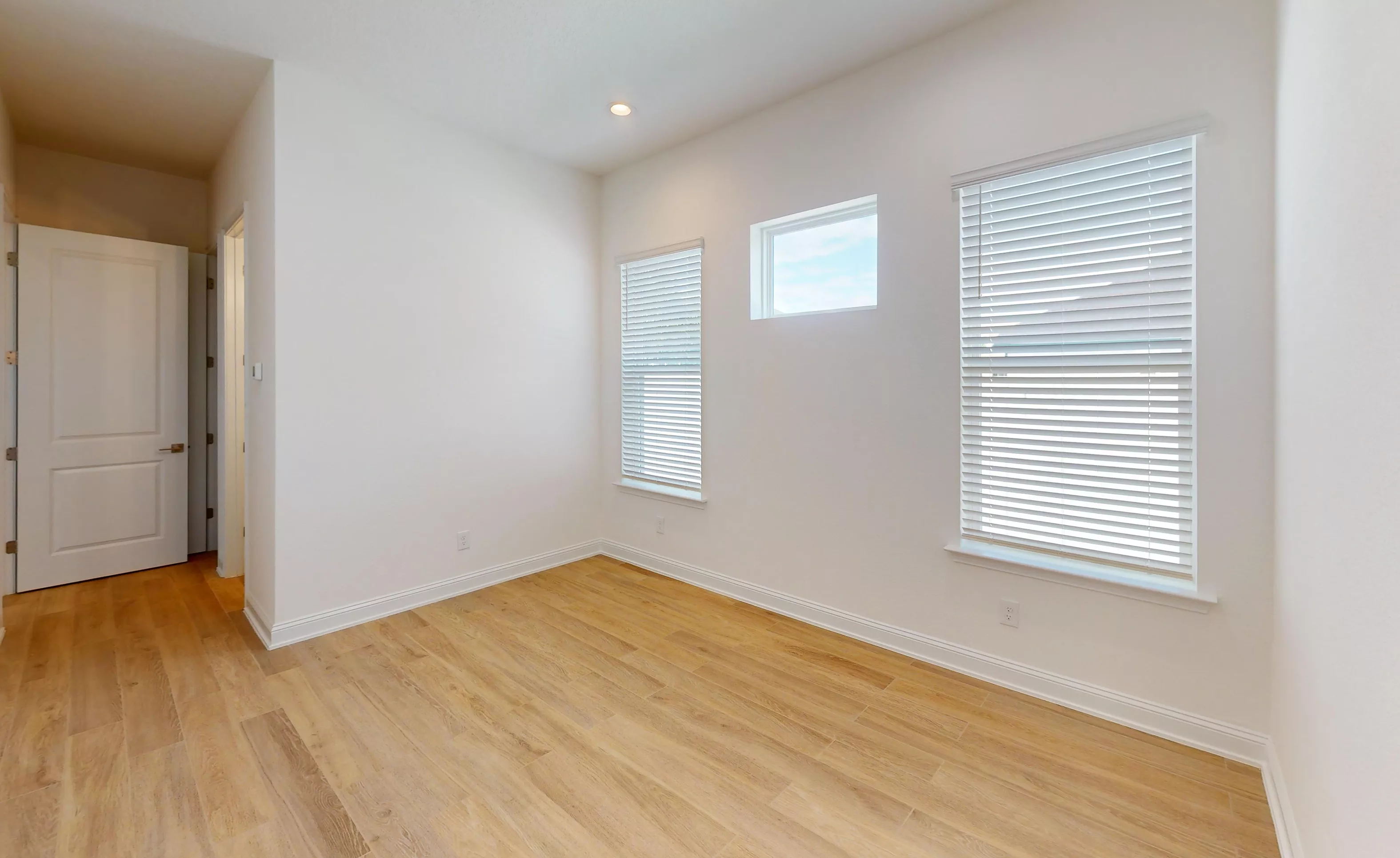 Costa Mesa - Guest Bedroom