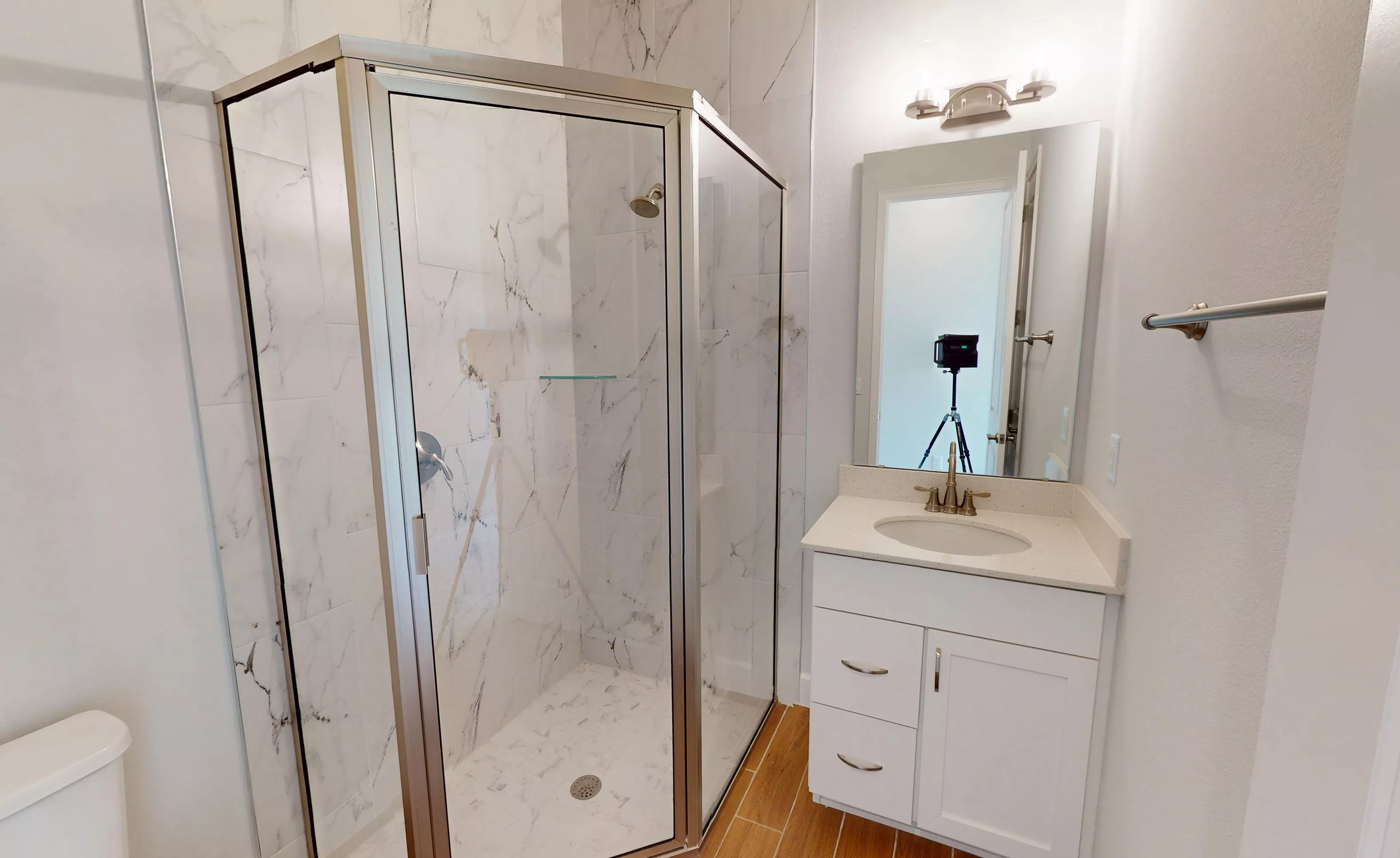 Davenport - Guest Bathroom