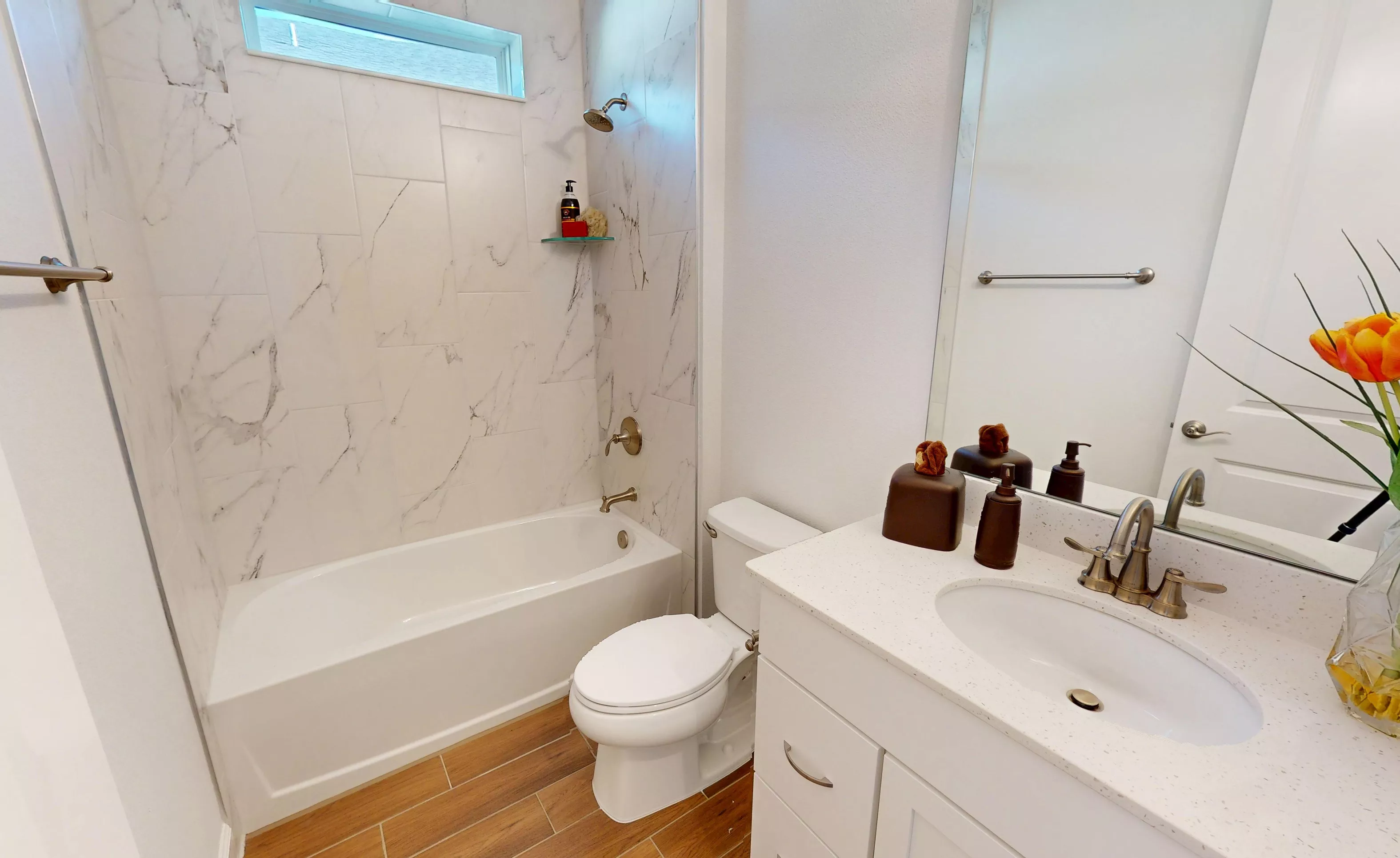 Davenport - Guest Bathroom