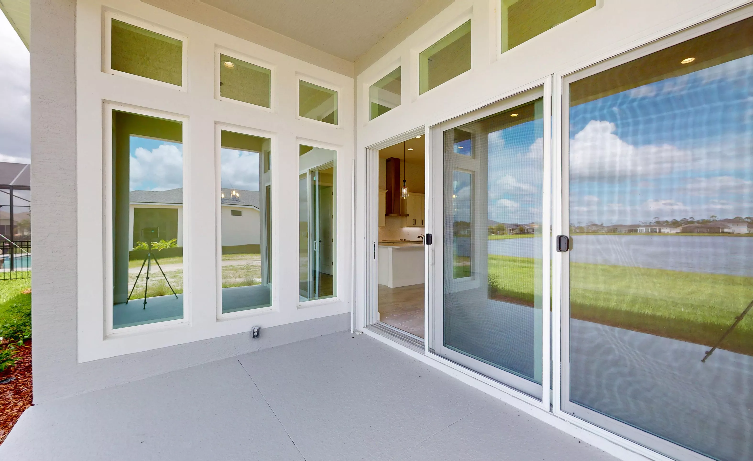 Avery II - Covered Lanai