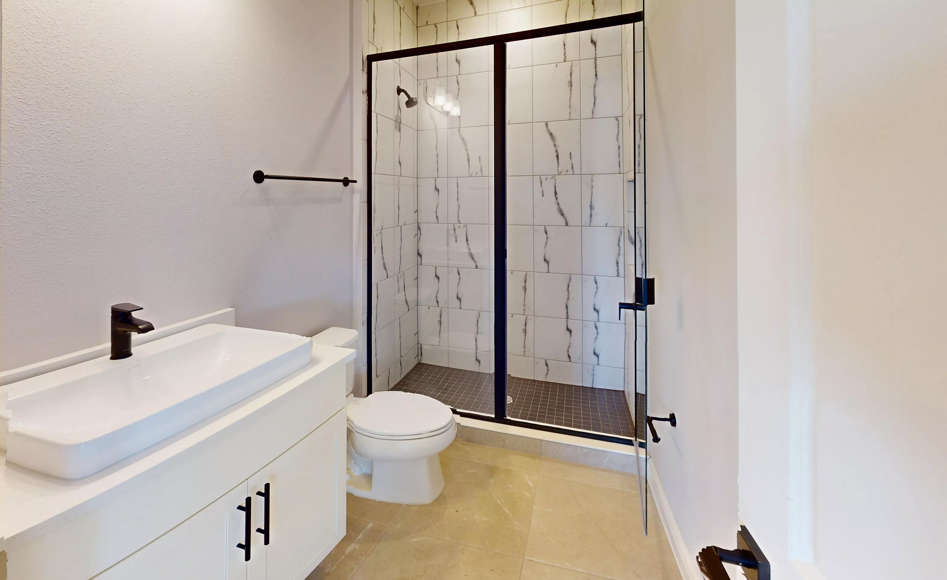 Maui - Guest Bathroom