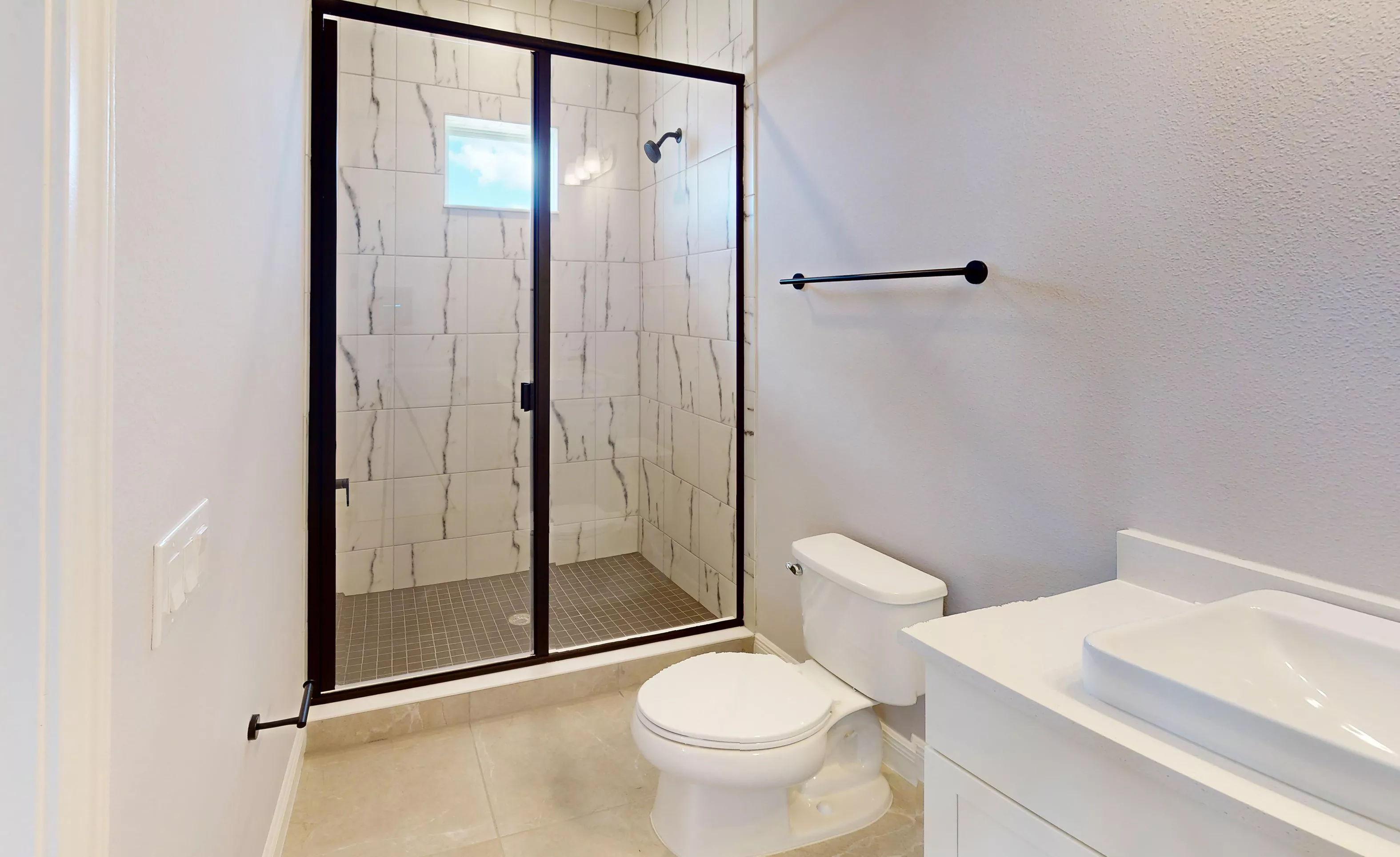 Maui - Guest Bathroom