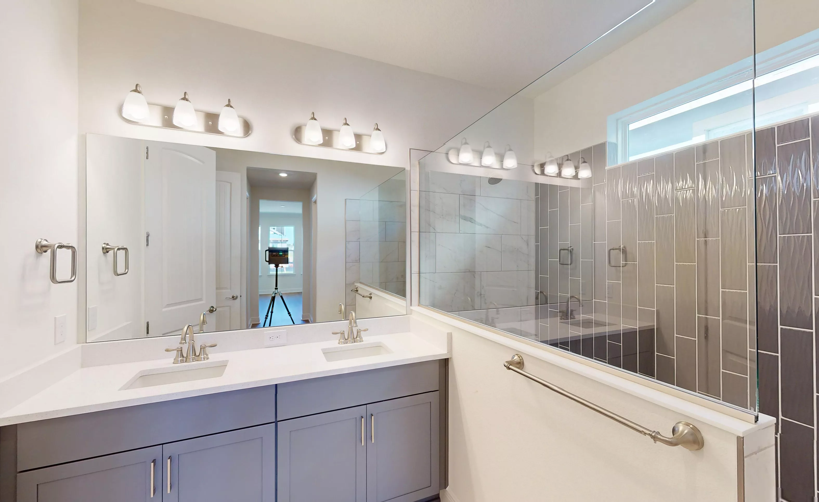 Maui - Master Bathroom