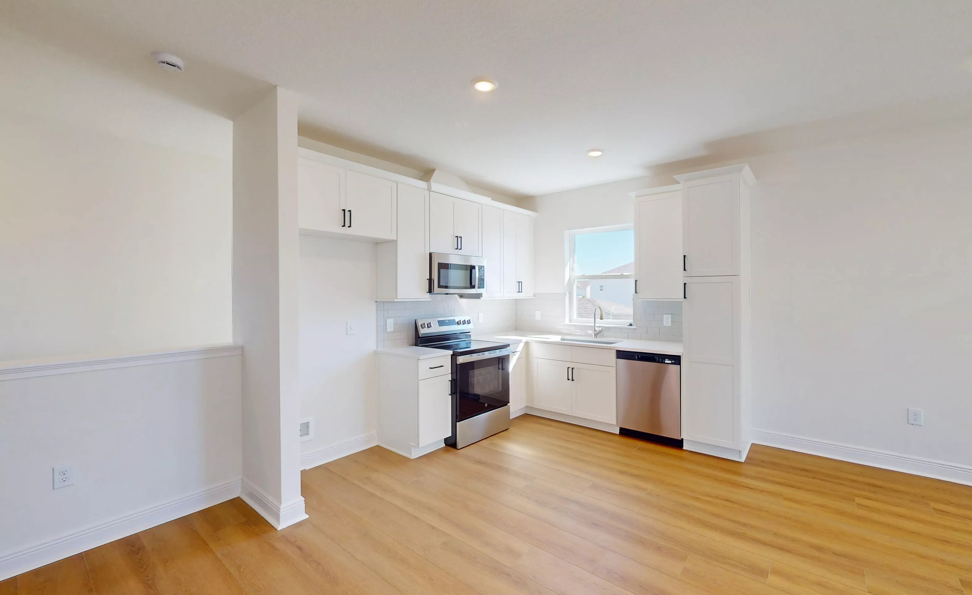 Maui - Above Garage Apartment