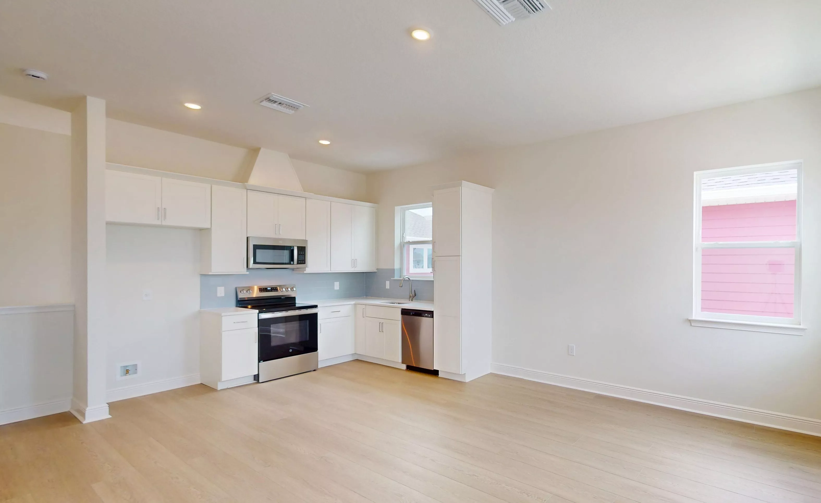 Maui - Above Garage Apartment