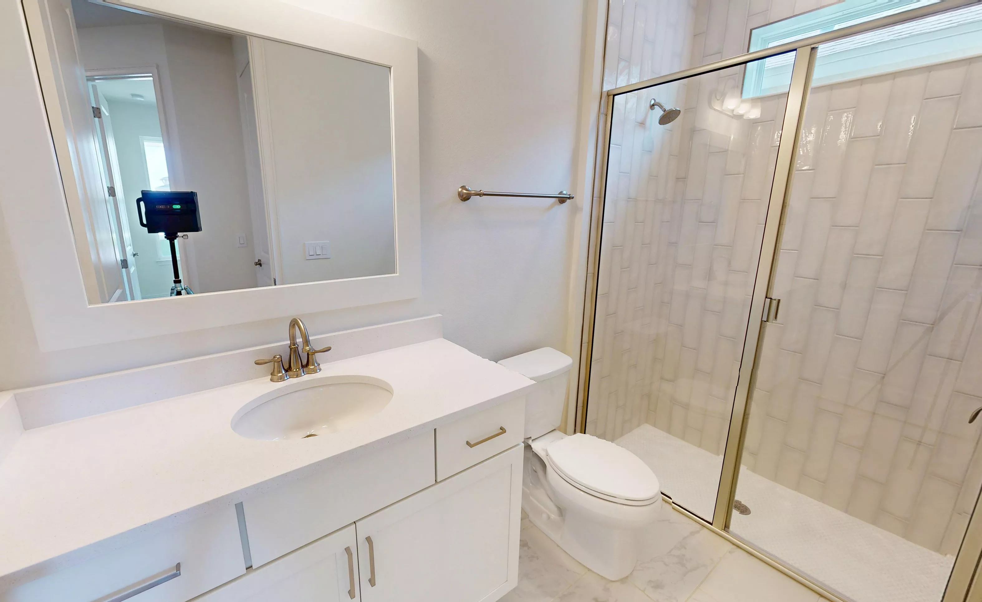 Maui - Guest Bathroom