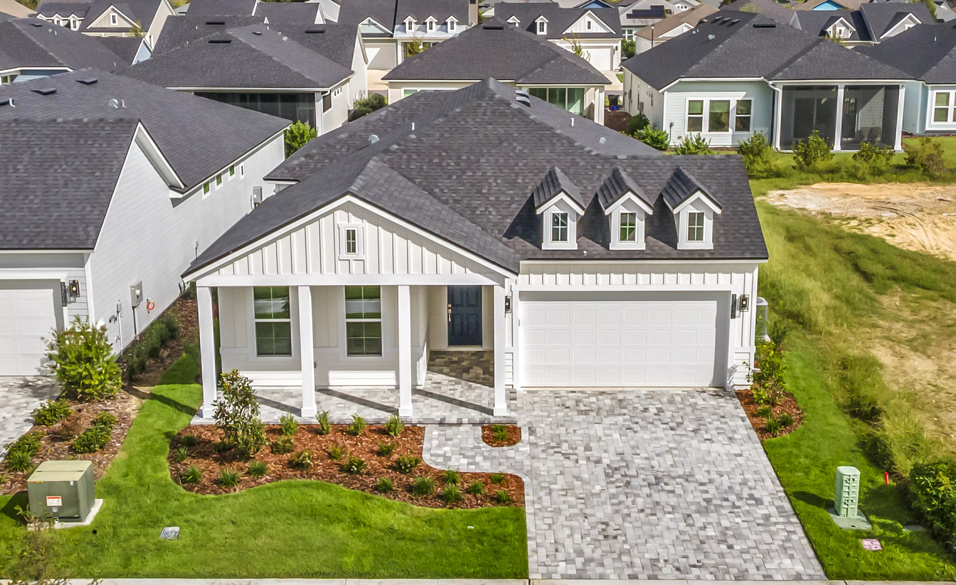 Laguna - Front Exterior