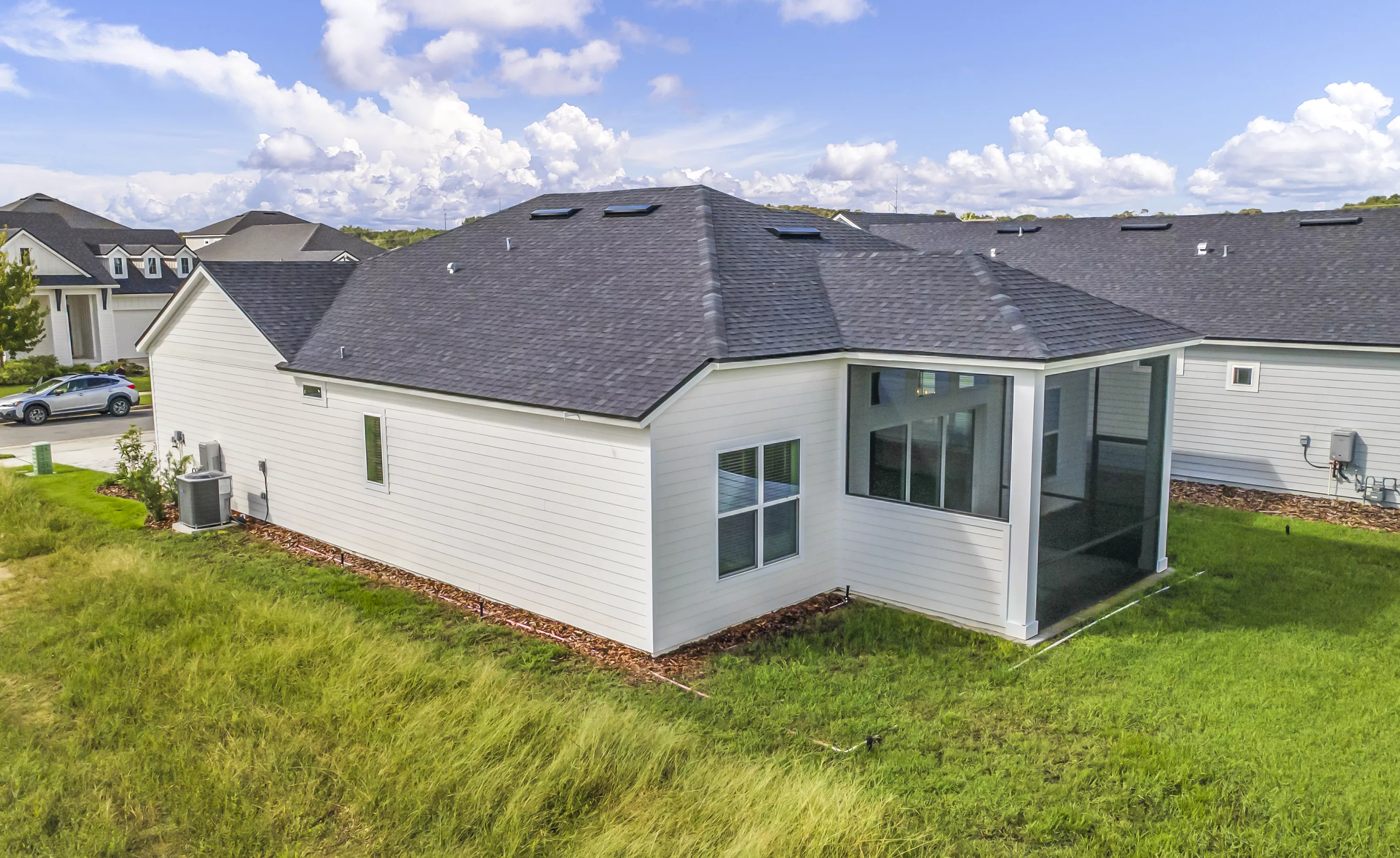 Laguna - Back Exterior