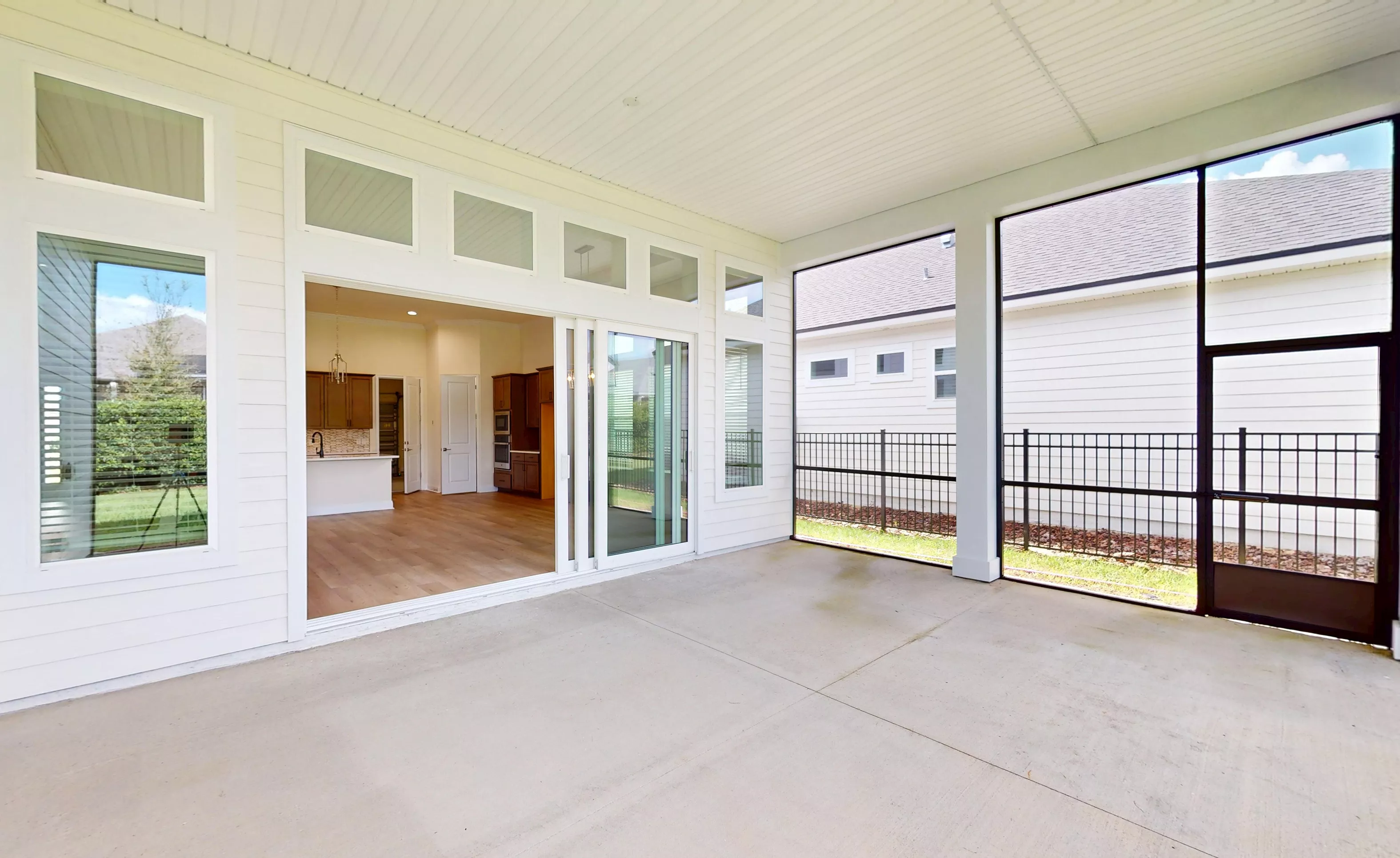 Charlotte - Covered Lanai