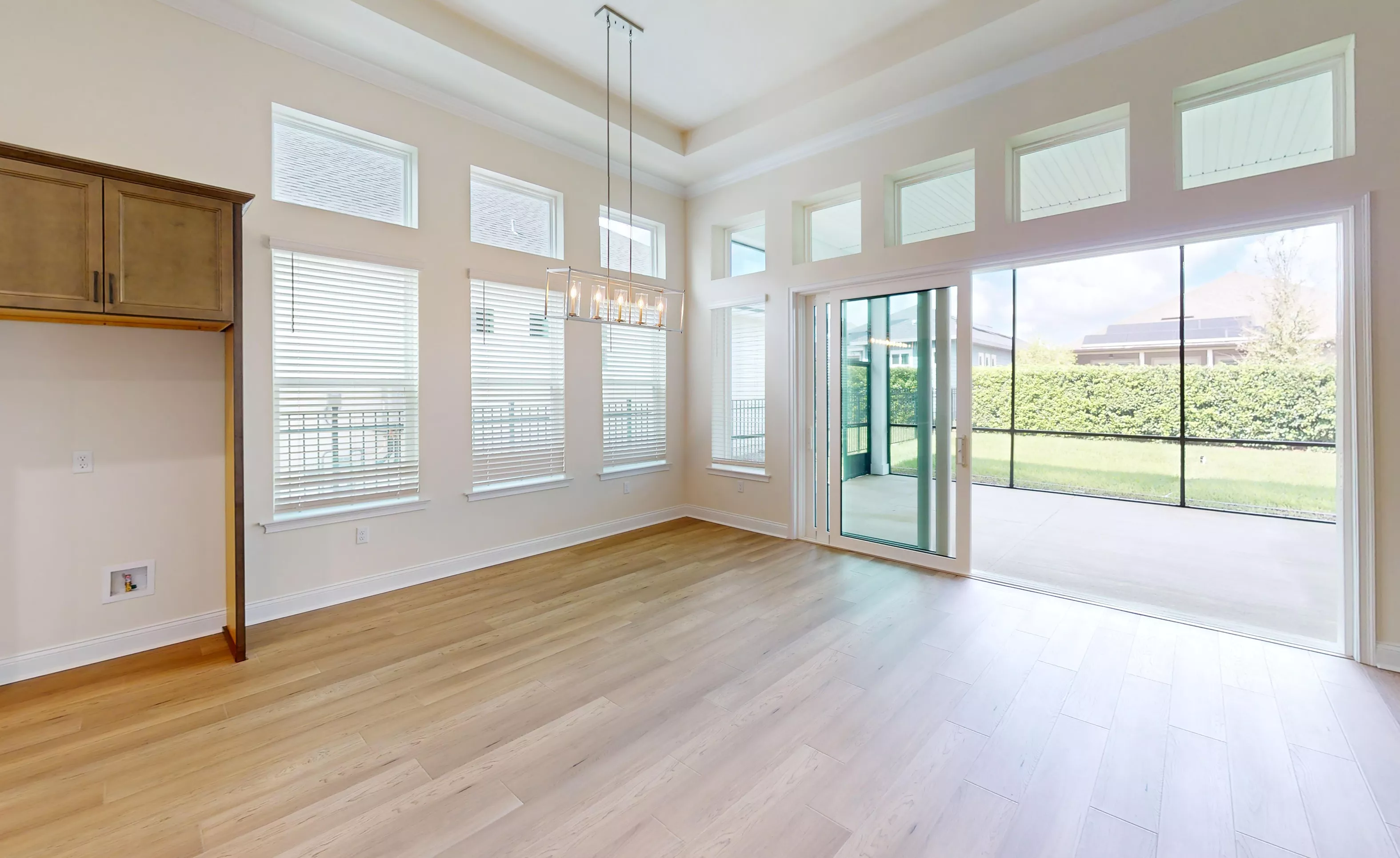 Charlotte - Dining Room