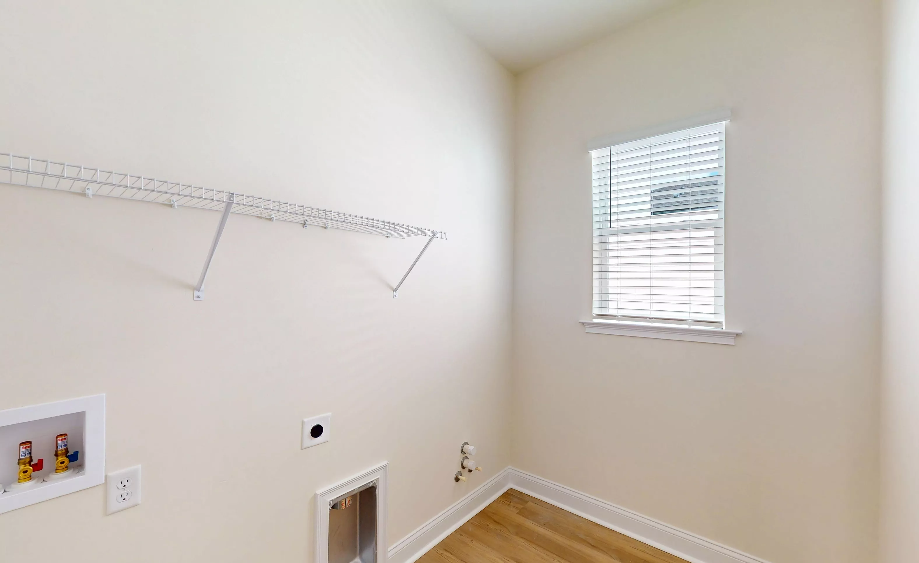 Charlotte - Laundry Room