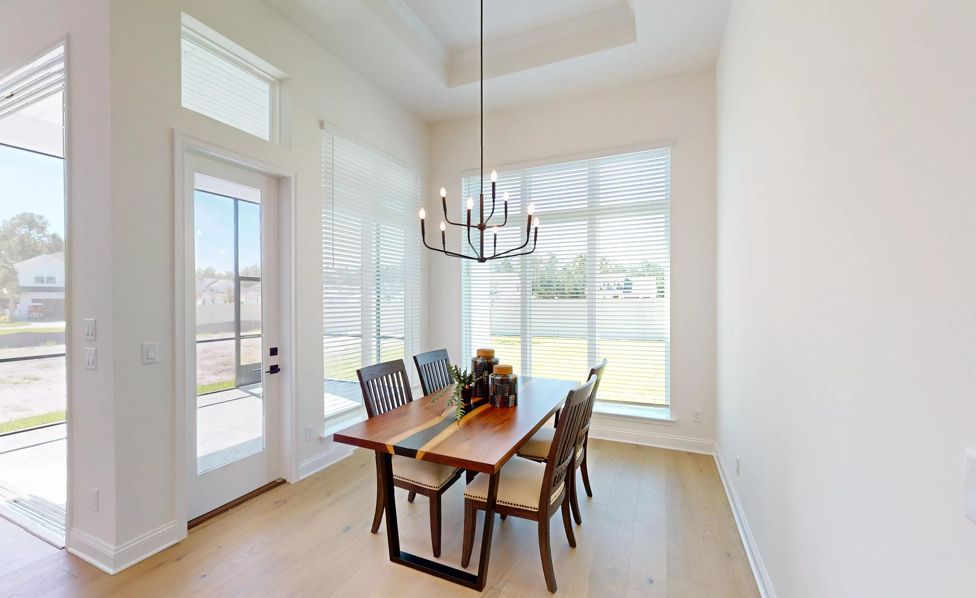 Santa Cruz - Dining Room