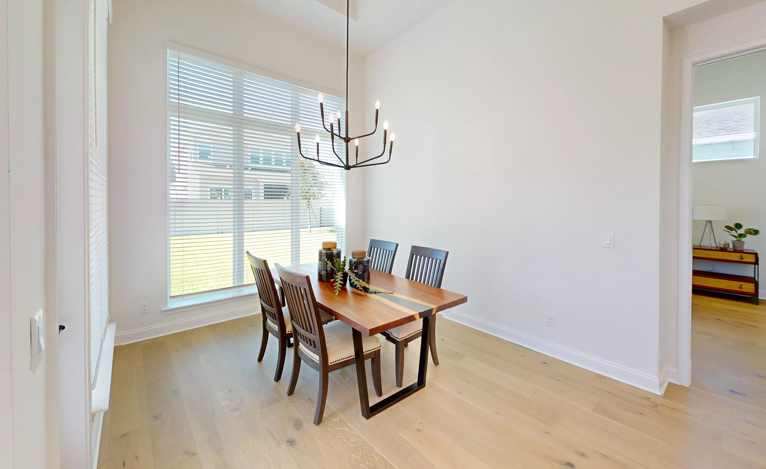 Santa Cruz - Dining Room