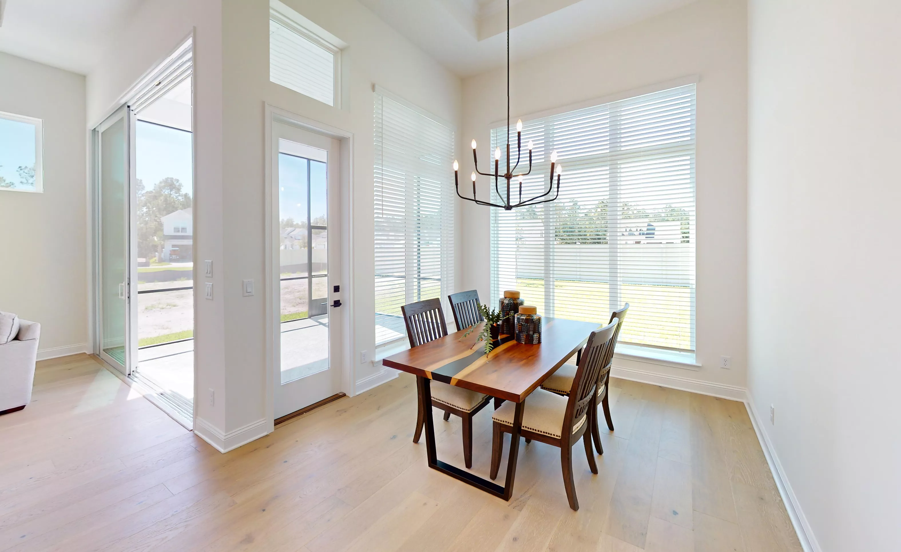 Santa Cruz - Dining Room