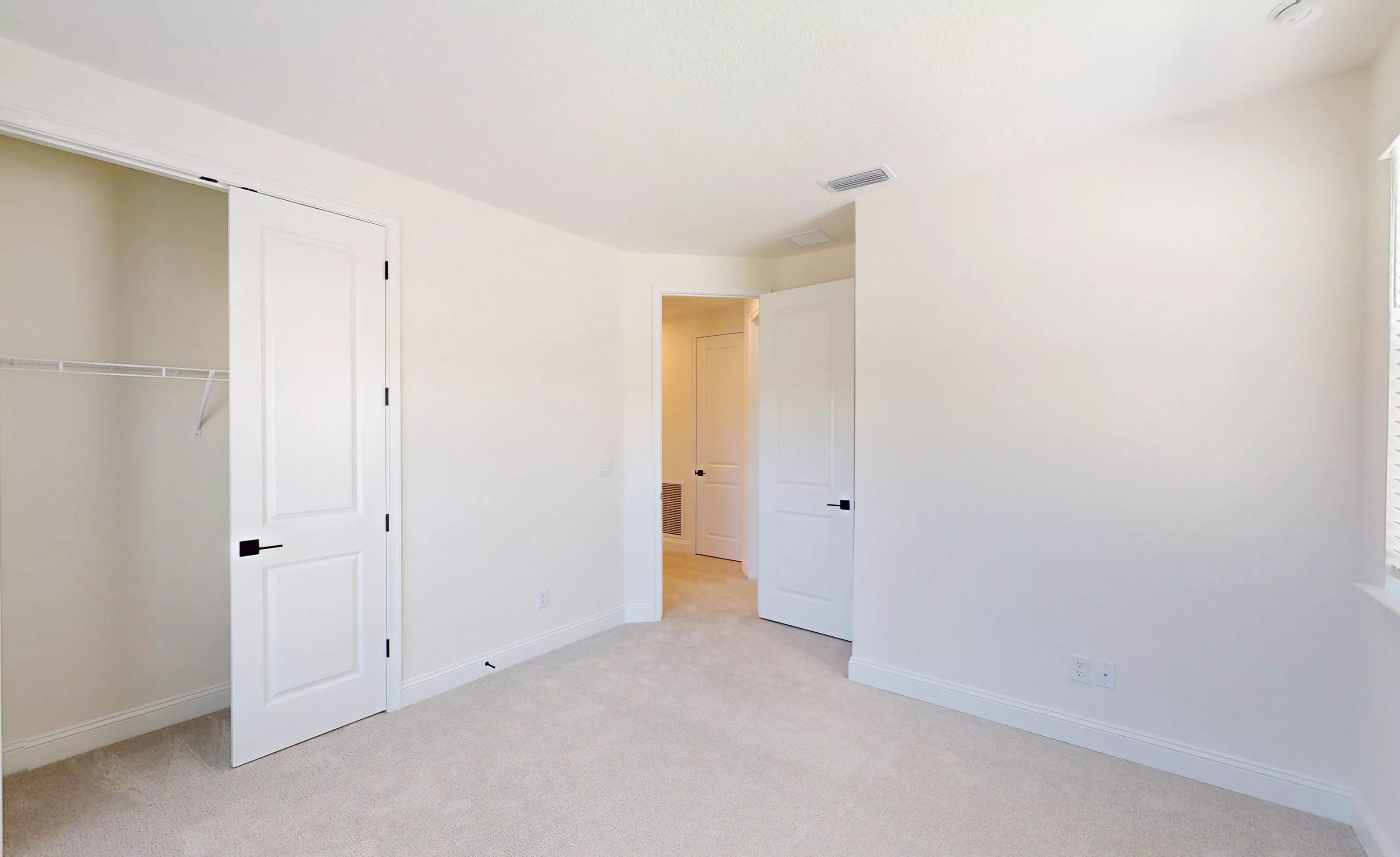 Santa Cruz - Guest Bedroom