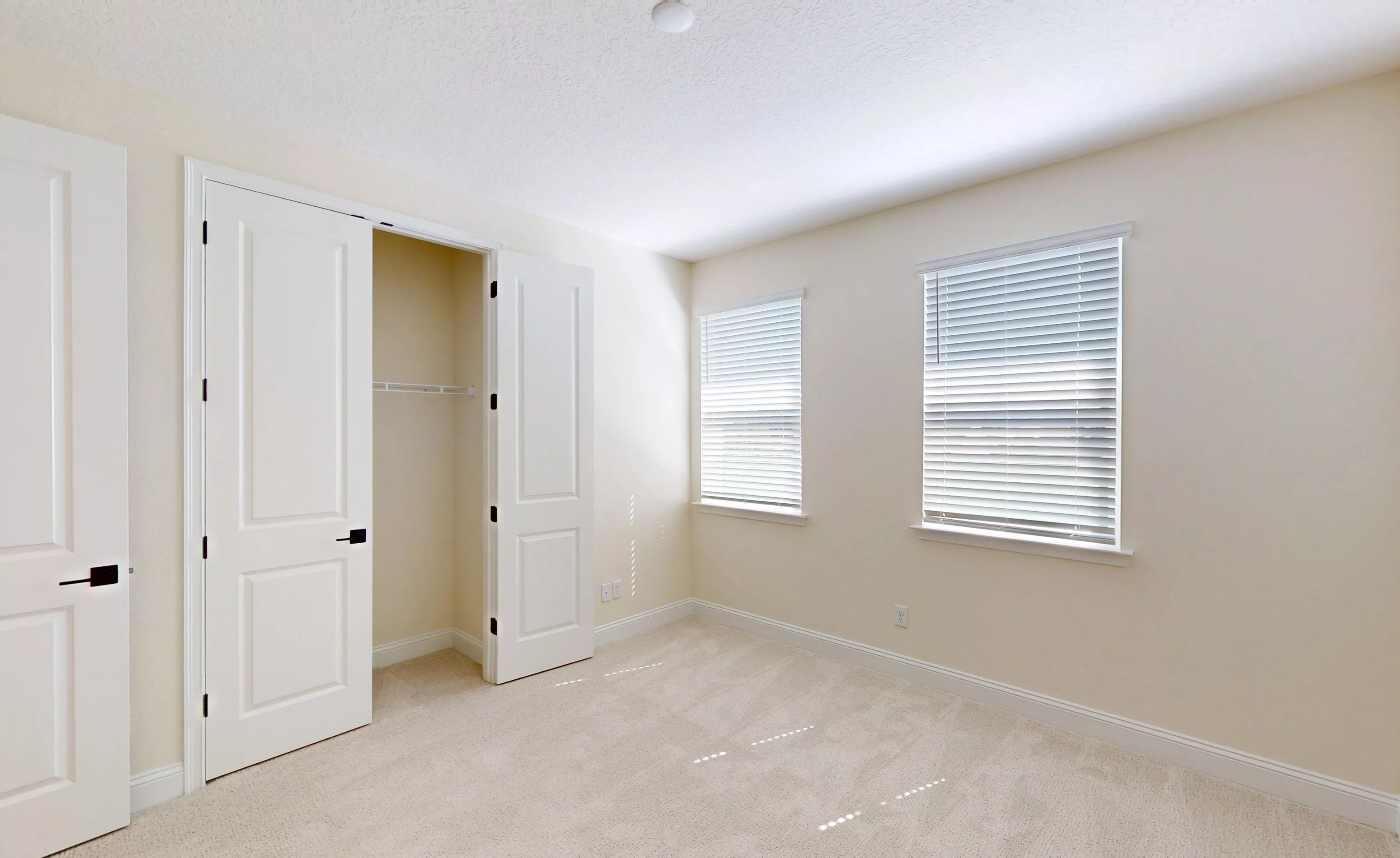 Santa Cruz - Guest Bedroom