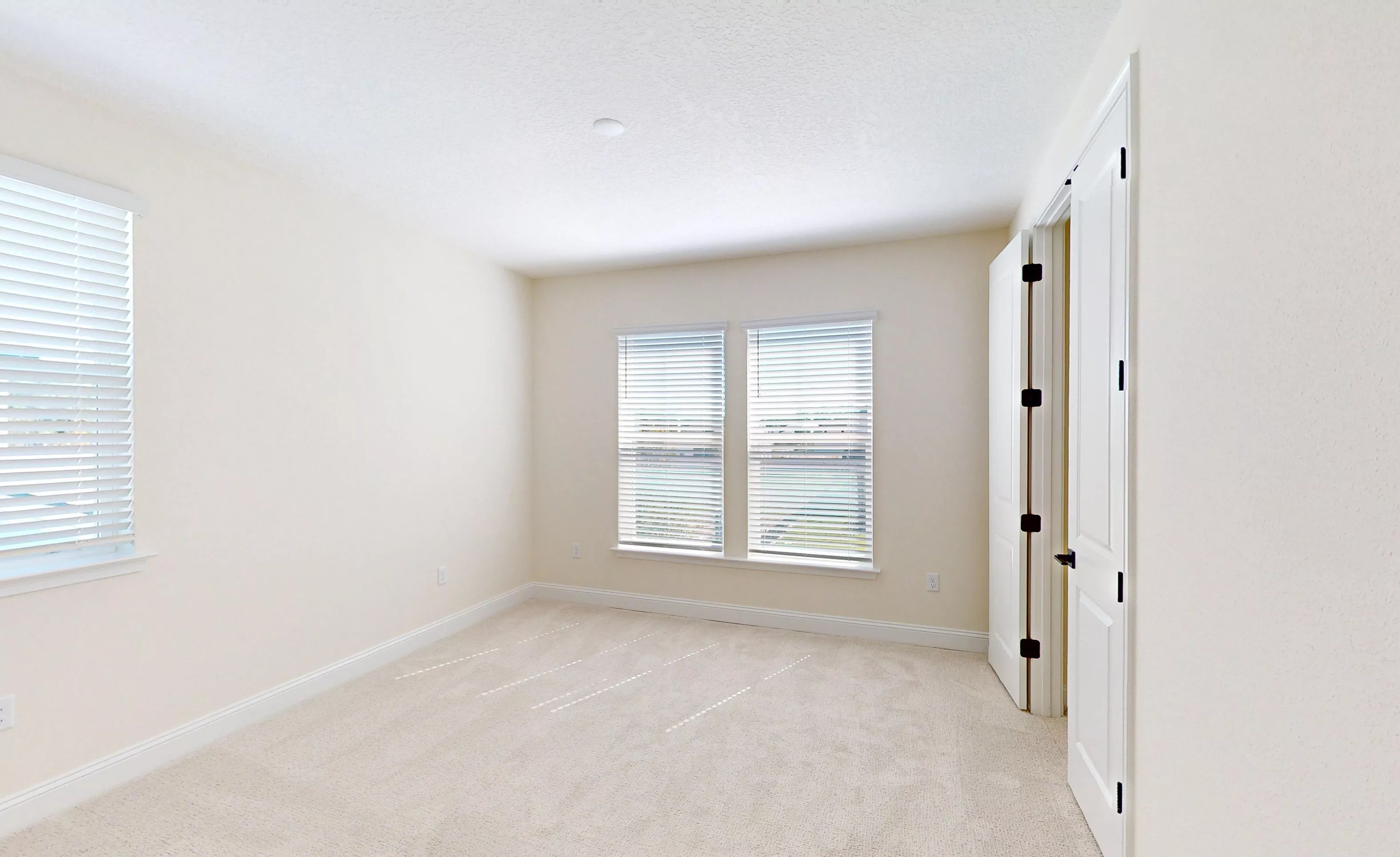 Santa Cruz - Guest Bedroom