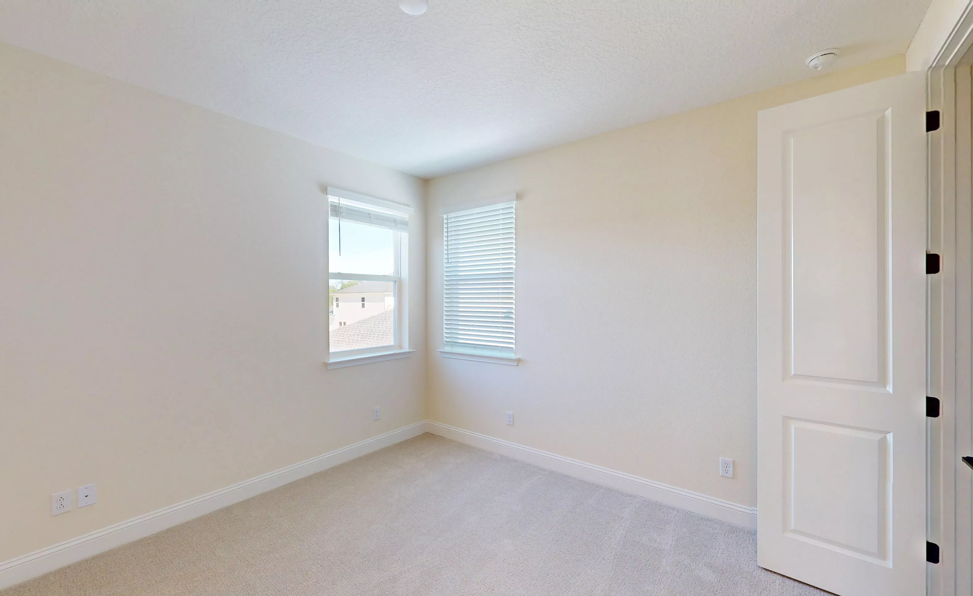 Santa Cruz - Guest Bedroom