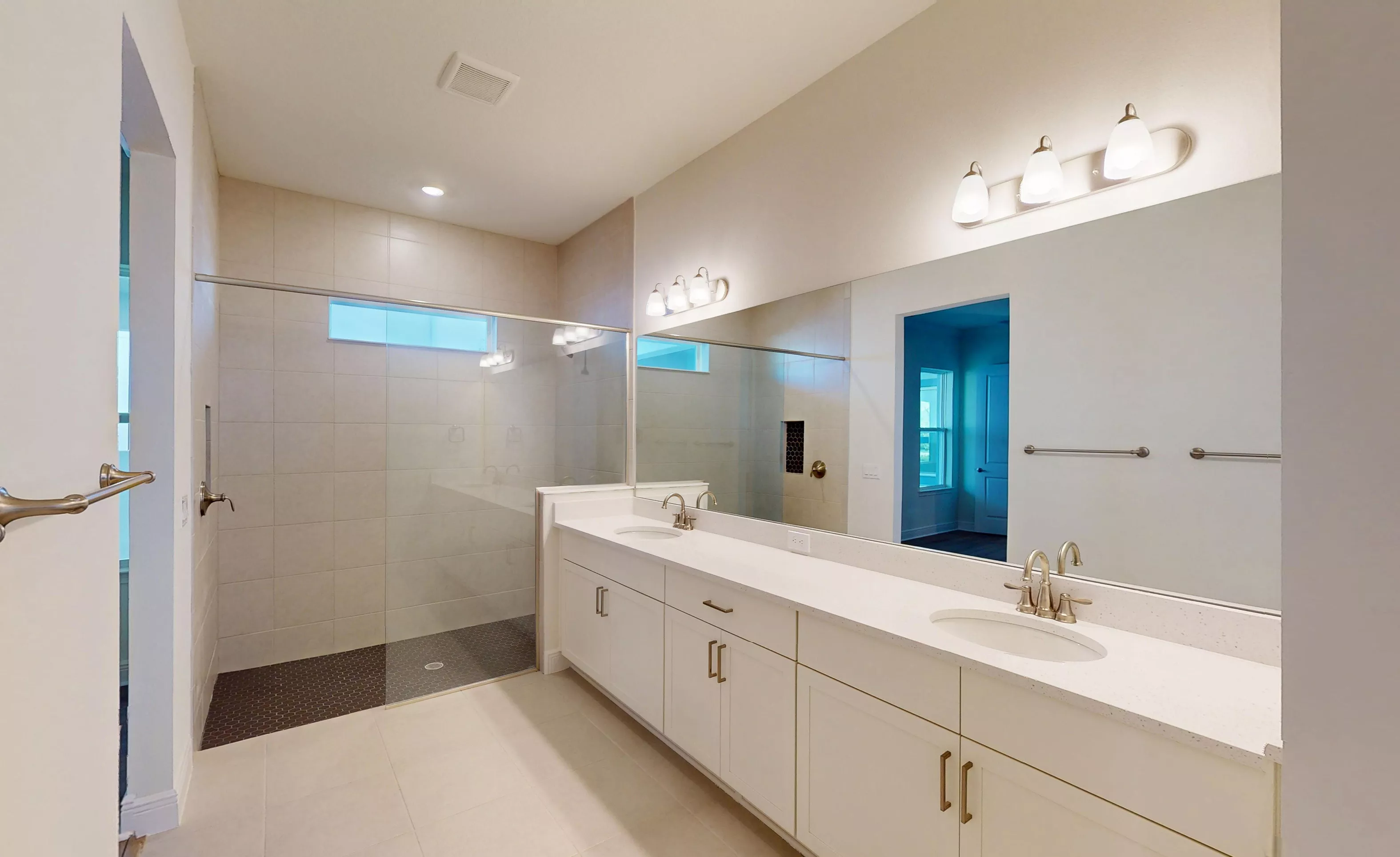 Kauai - Master Bathroom